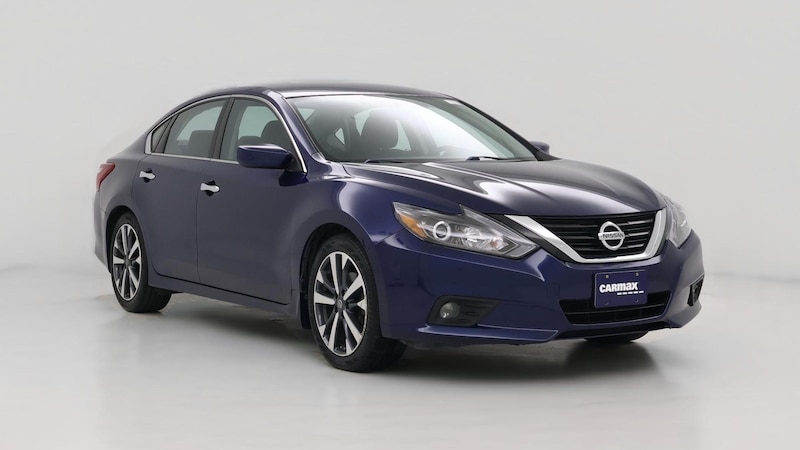 2017 Nissan Altima SR Hero Image