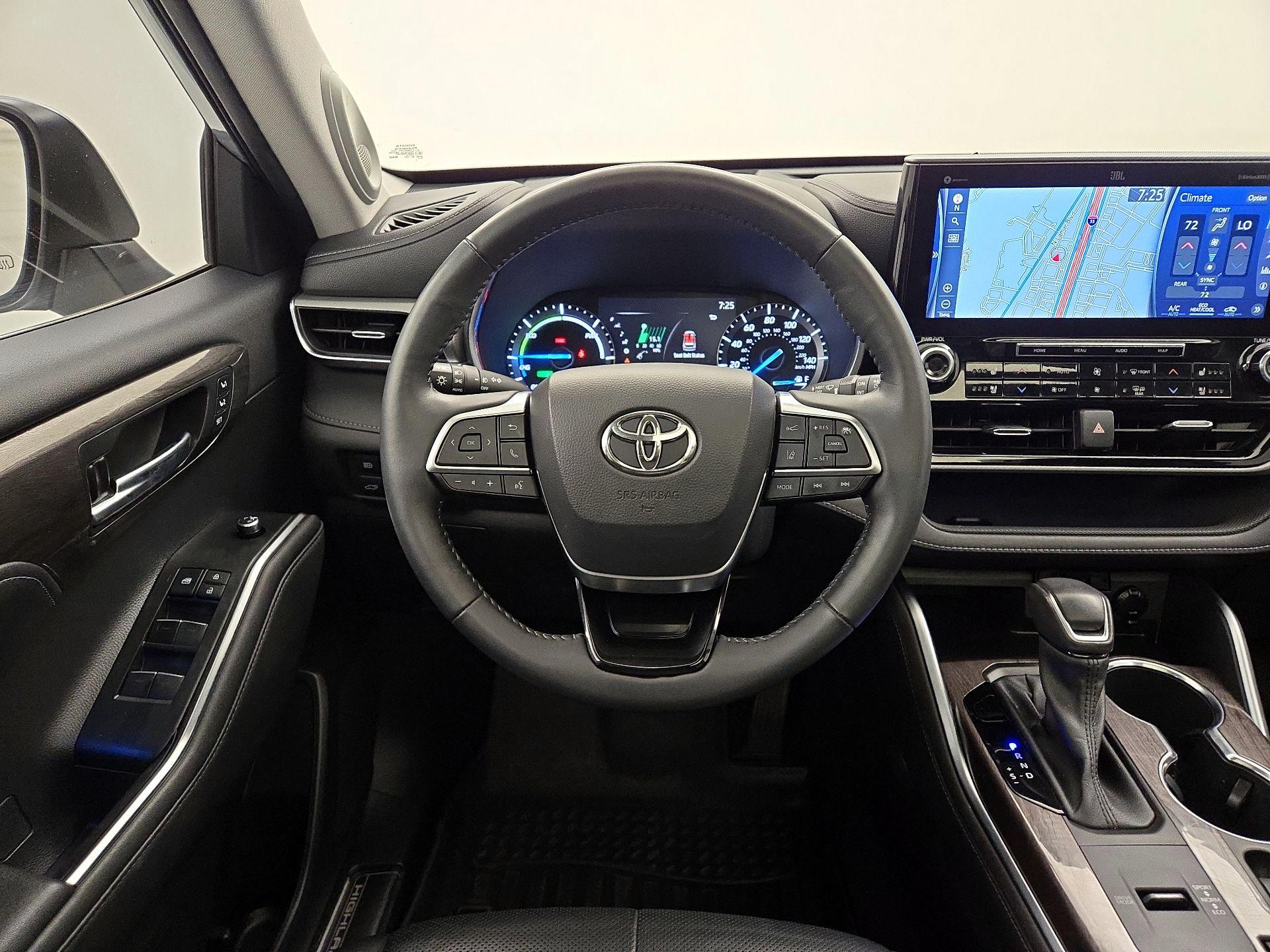 Thumbnail: 2021 Toyota Highlander - 10