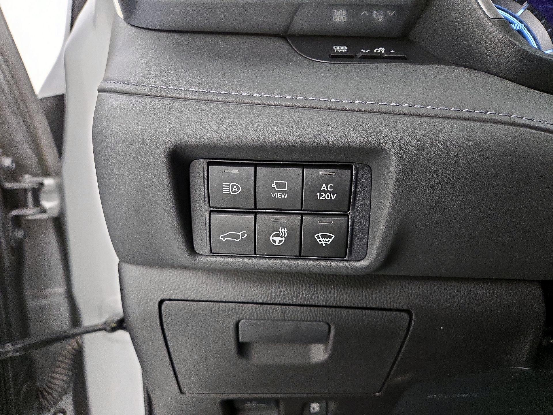 Thumbnail: 2021 Toyota Highlander - 13