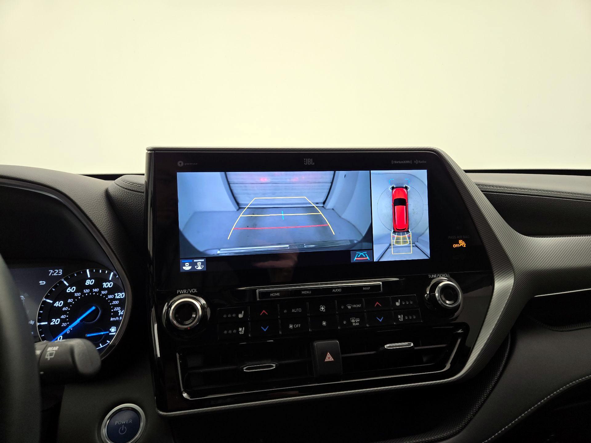 Thumbnail: 2021 Toyota Highlander - 15