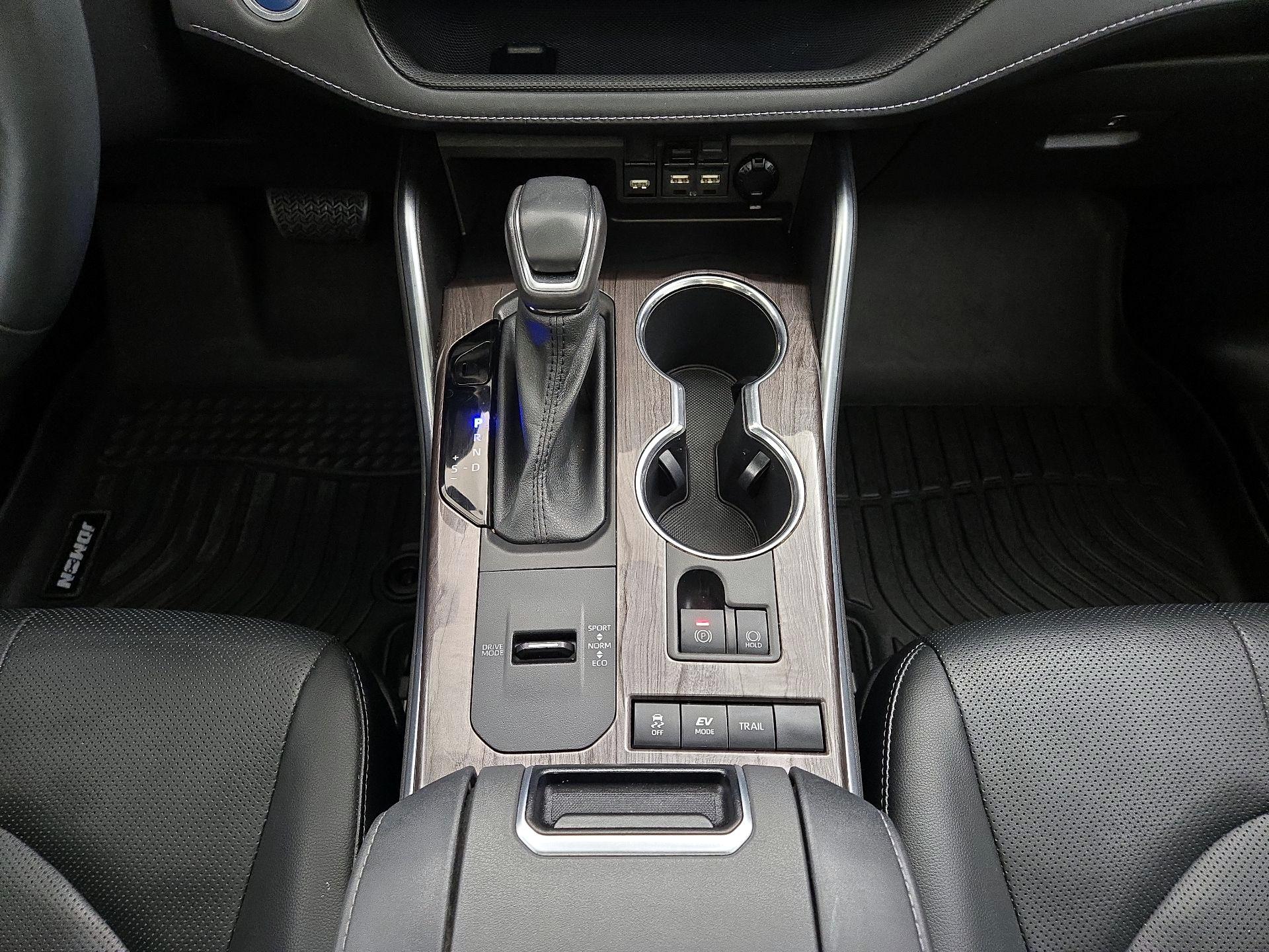 Thumbnail: 2021 Toyota Highlander - 18