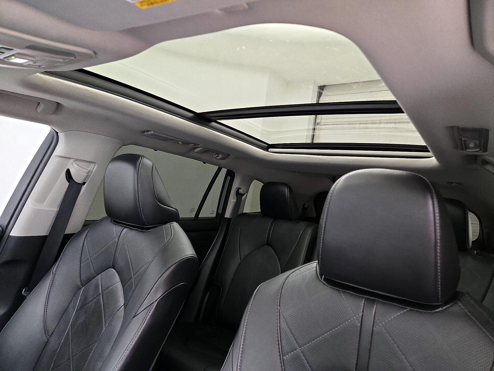 Thumbnail: 2021 Toyota Highlander - 20