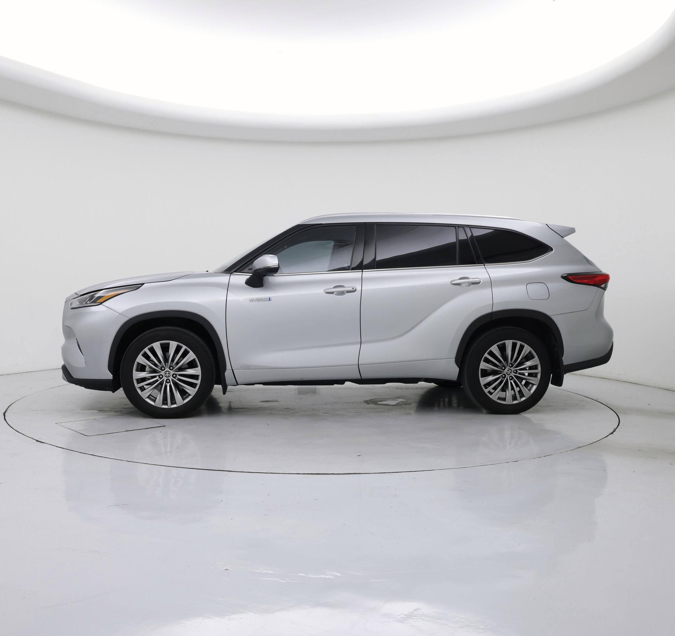 Thumbnail: 2021 Toyota Highlander - 3