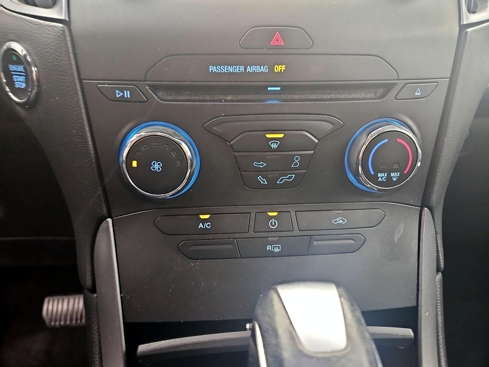 Thumbnail: 2017 Ford Edge - 16