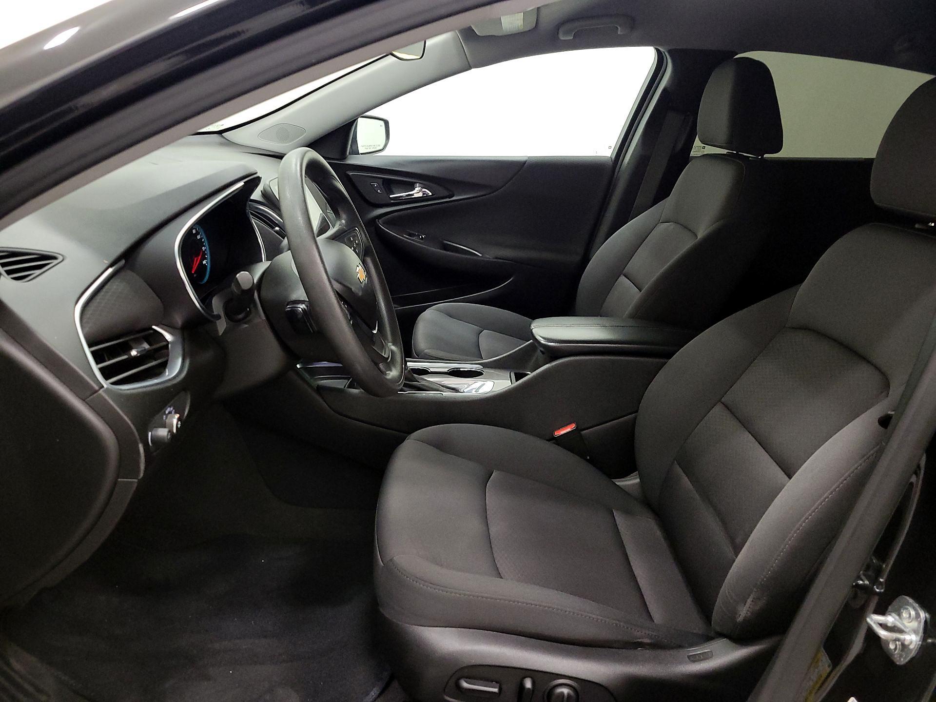 Thumbnail: 2020 Chevrolet Malibu - 11