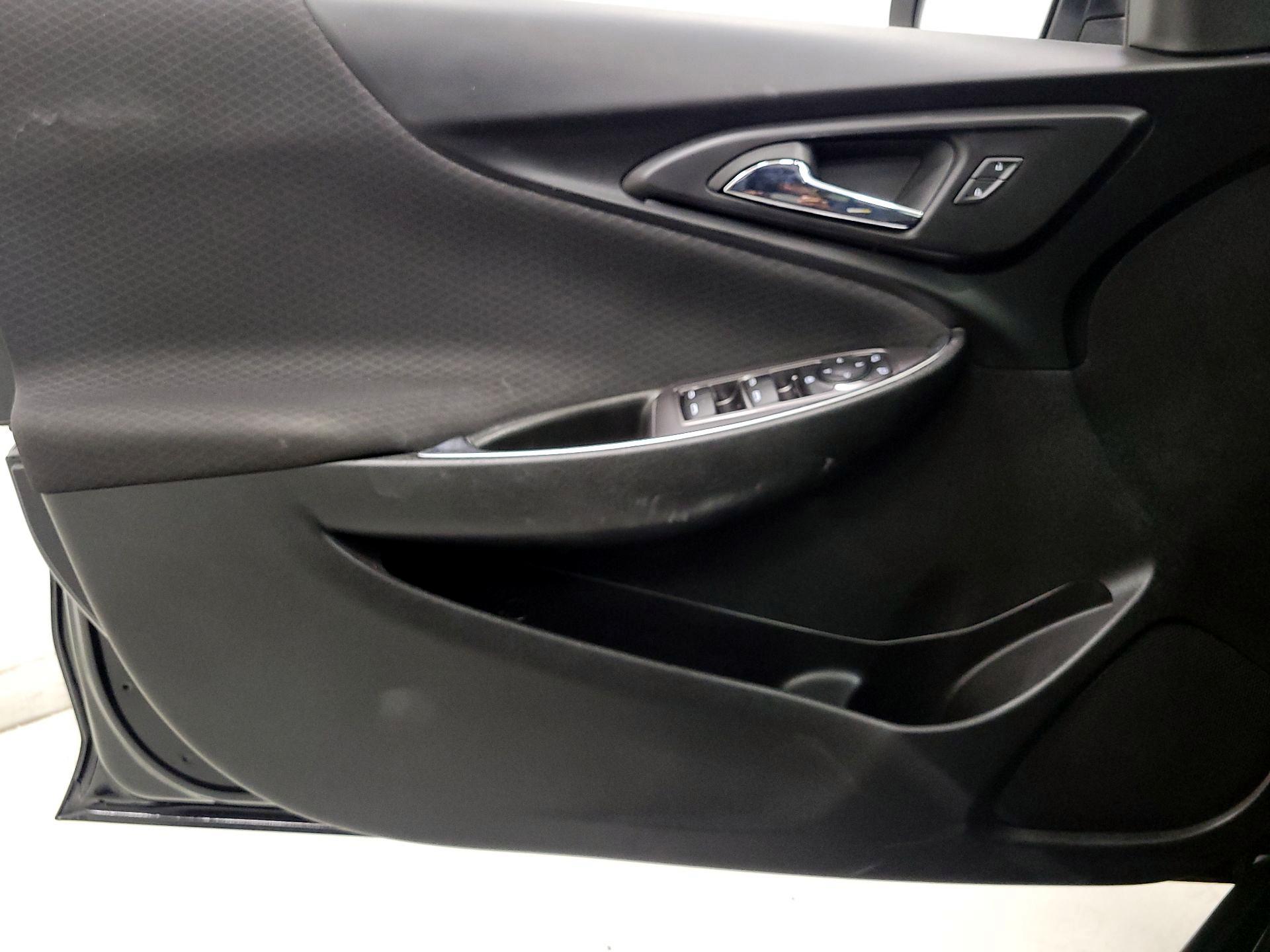 Thumbnail: 2020 Chevrolet Malibu - 12
