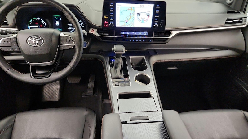 2023 Toyota Sienna XSE 9