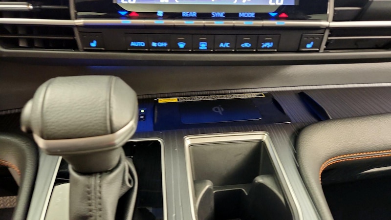 2023 Toyota Sienna XSE 17