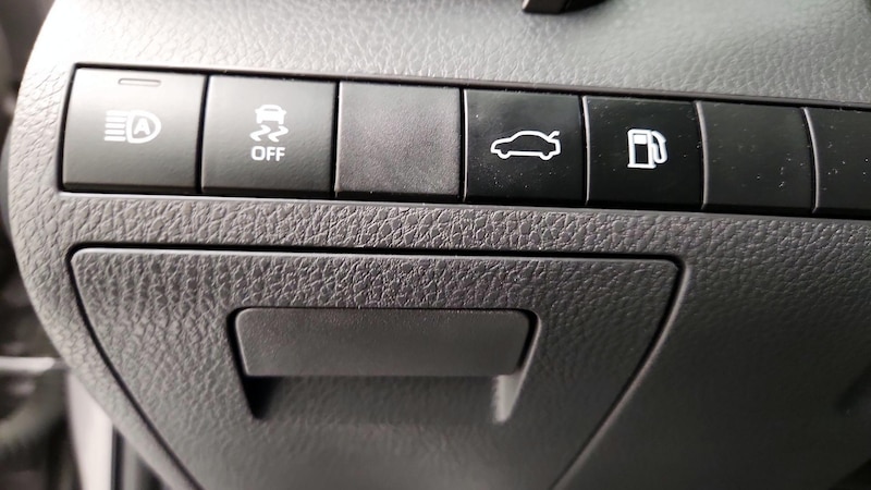 2018 Toyota Camry LE 14