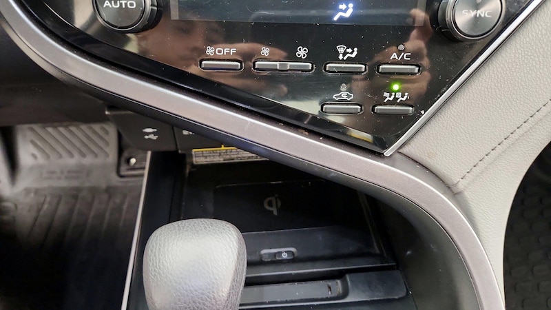 2018 Toyota Camry LE 17
