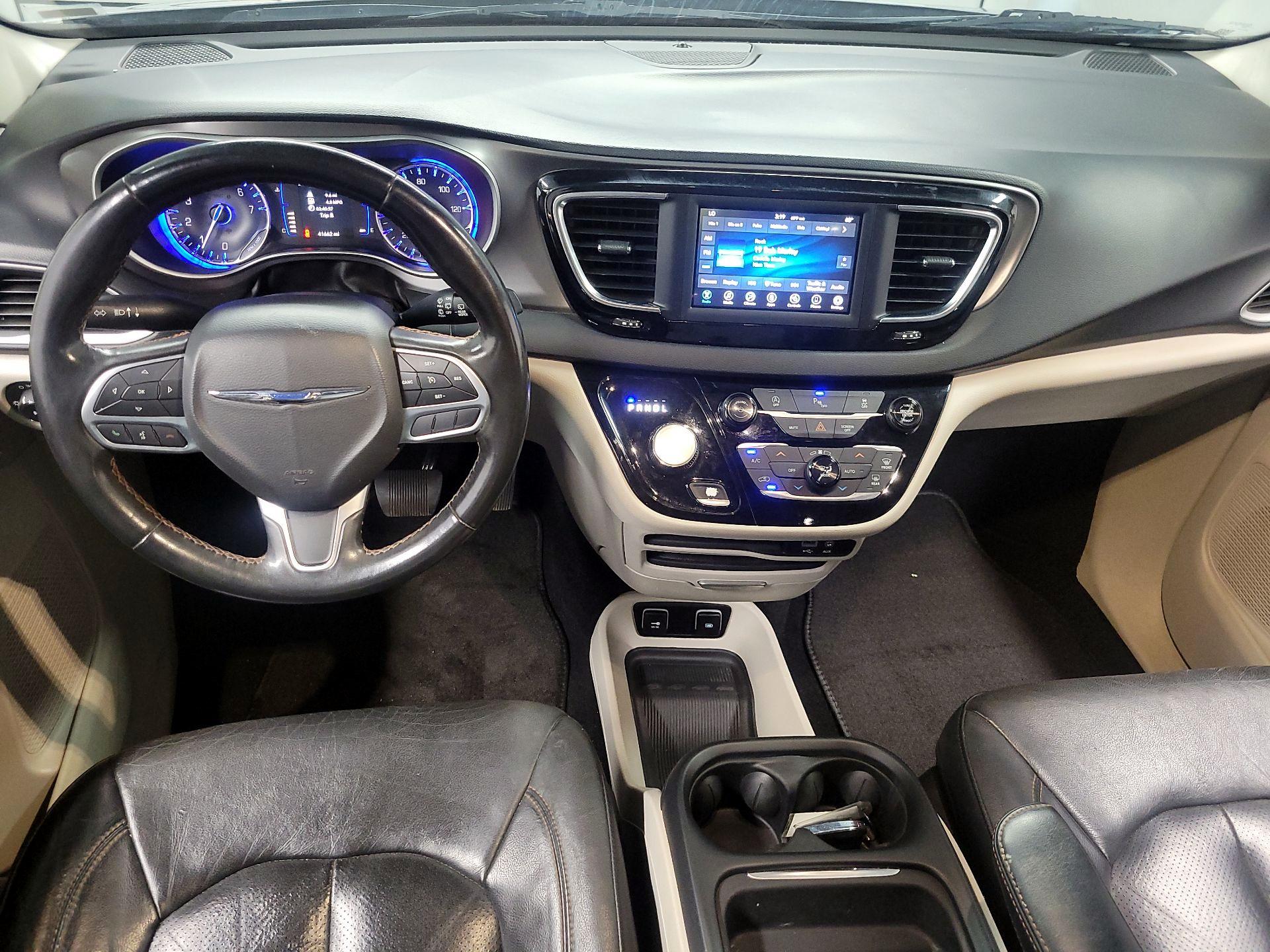 Thumbnail: 2020 Chrysler Pacifica - 9