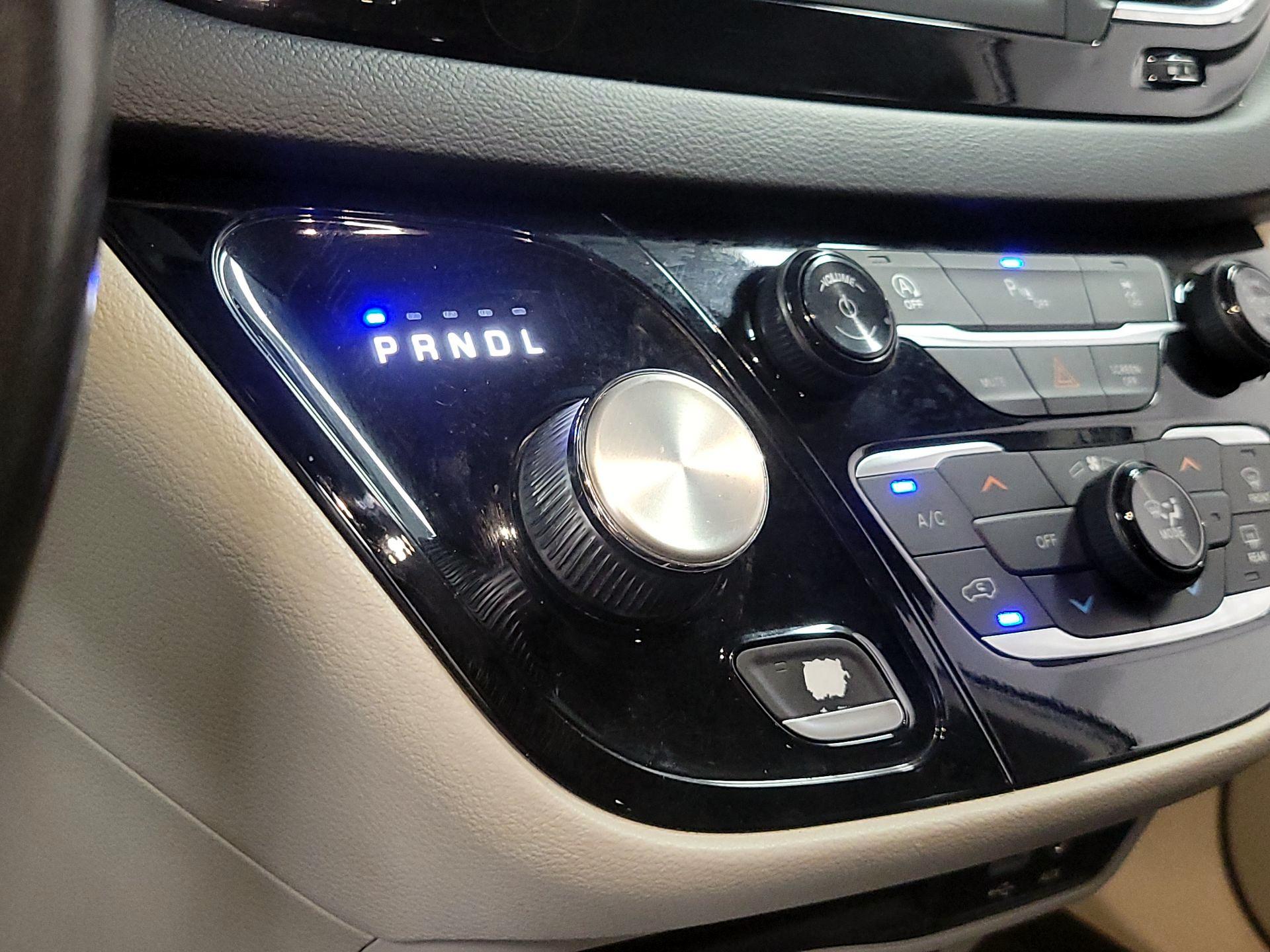 Thumbnail: 2020 Chrysler Pacifica - 17
