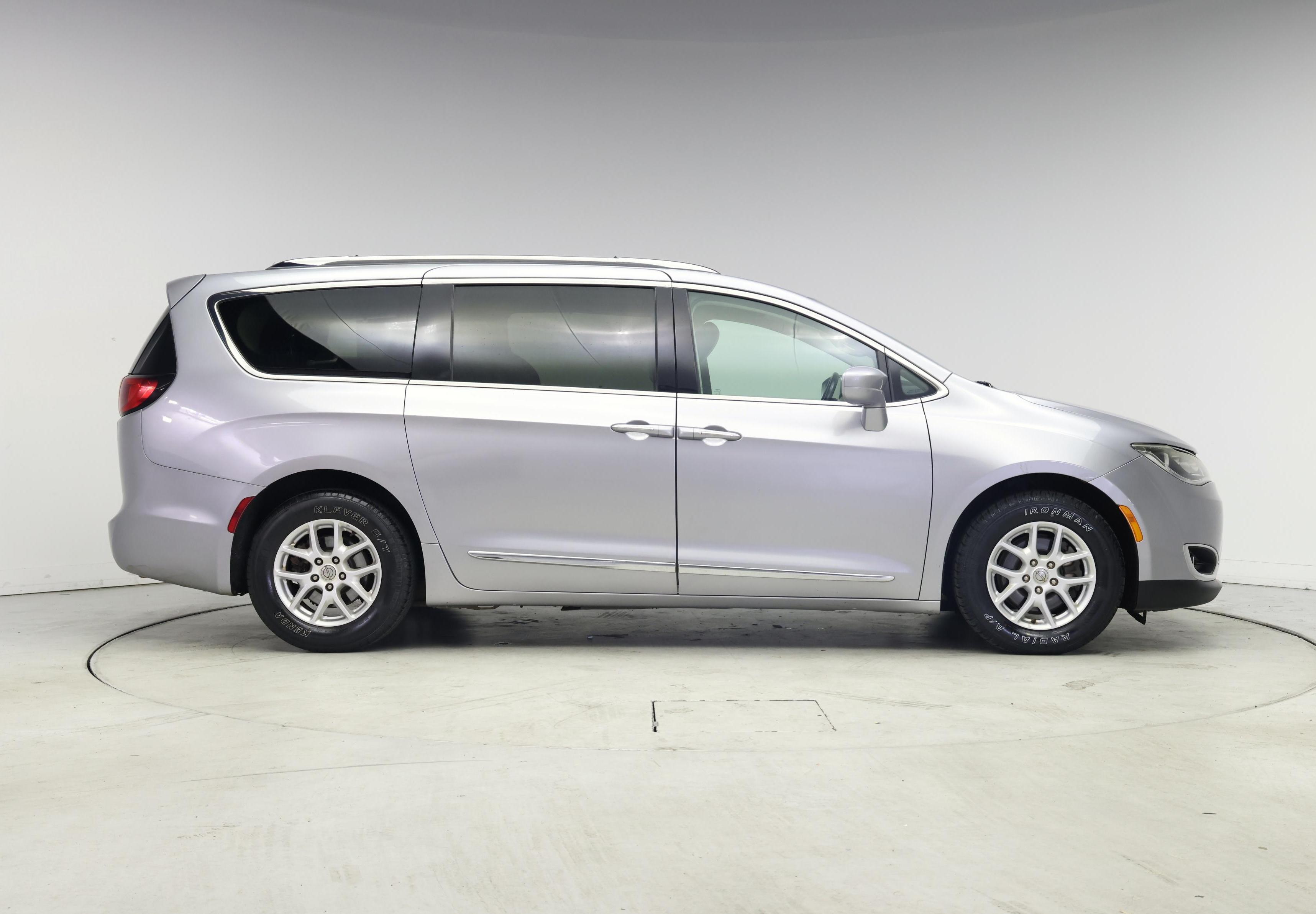 Thumbnail: 2020 Chrysler Pacifica - 7