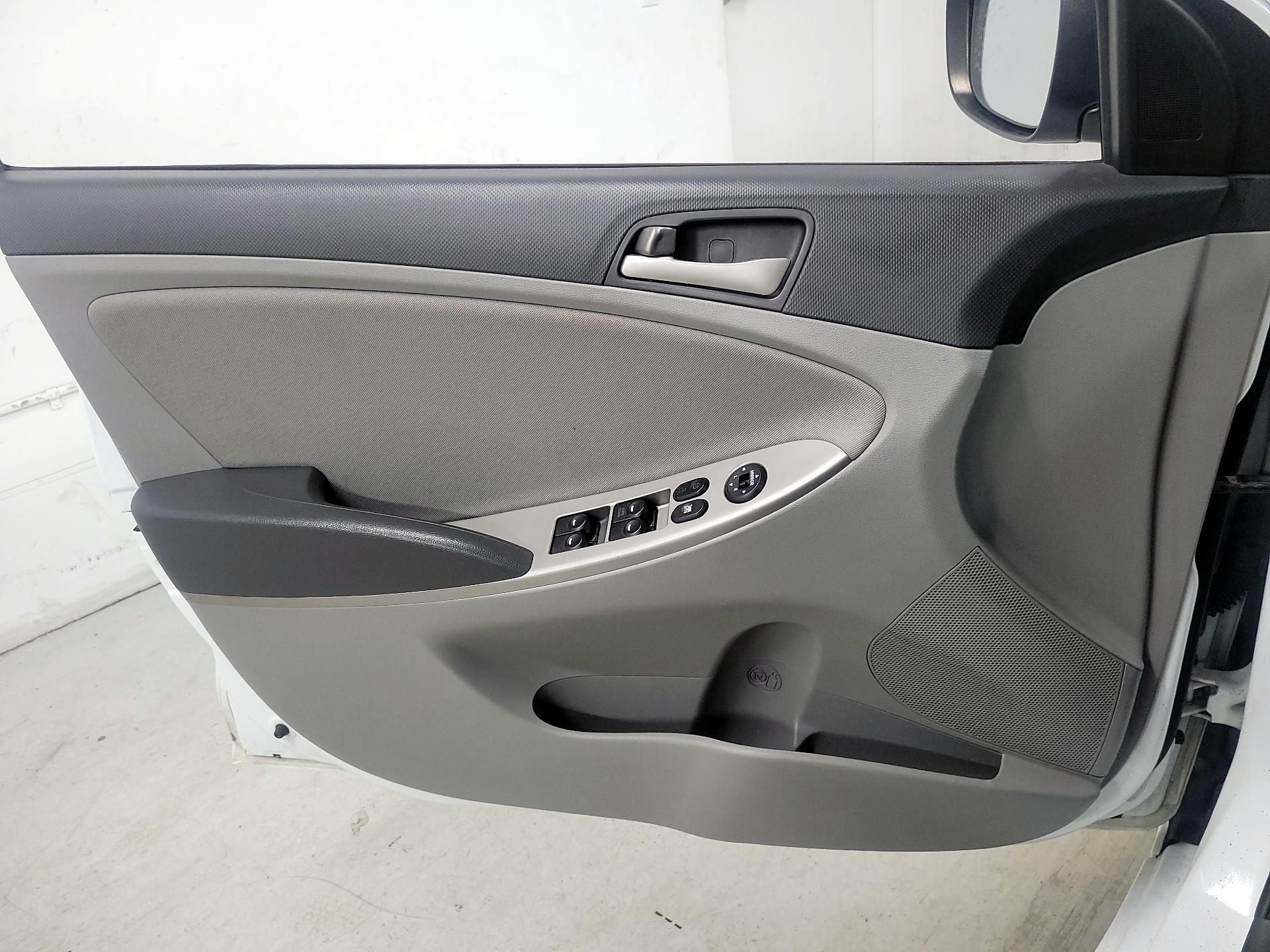 Thumbnail: 2016 Hyundai Accent - 12