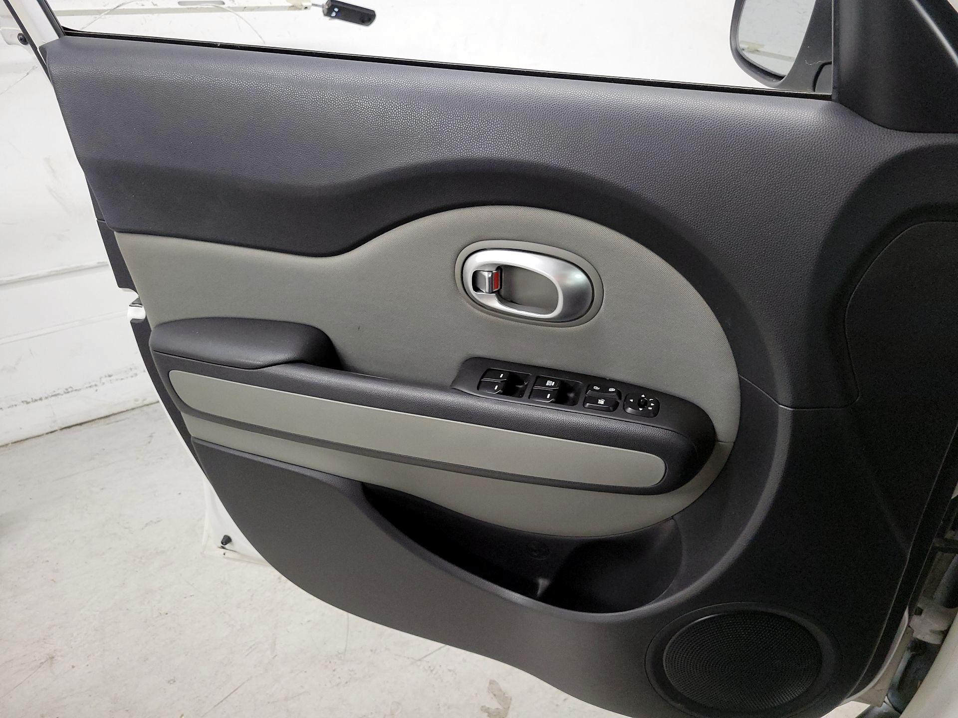 Thumbnail: 2015 Kia Soul - 12