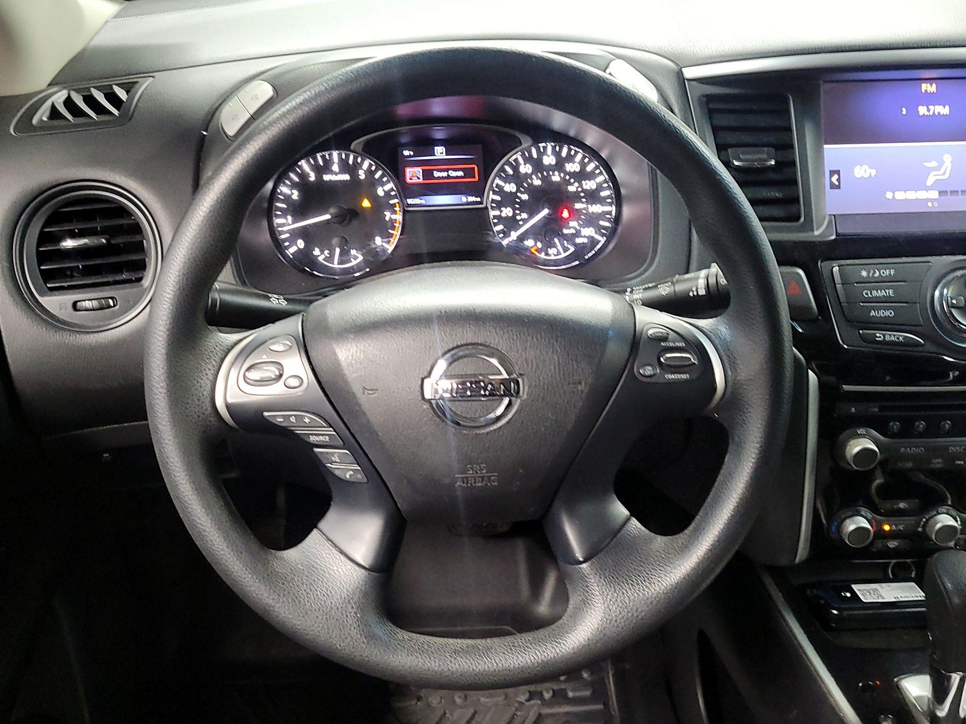 Thumbnail: 2017 Nissan Pathfinder - 10