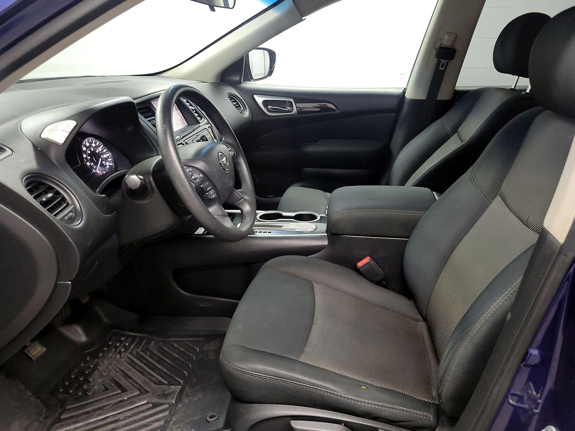 Thumbnail: 2017 Nissan Pathfinder - 11