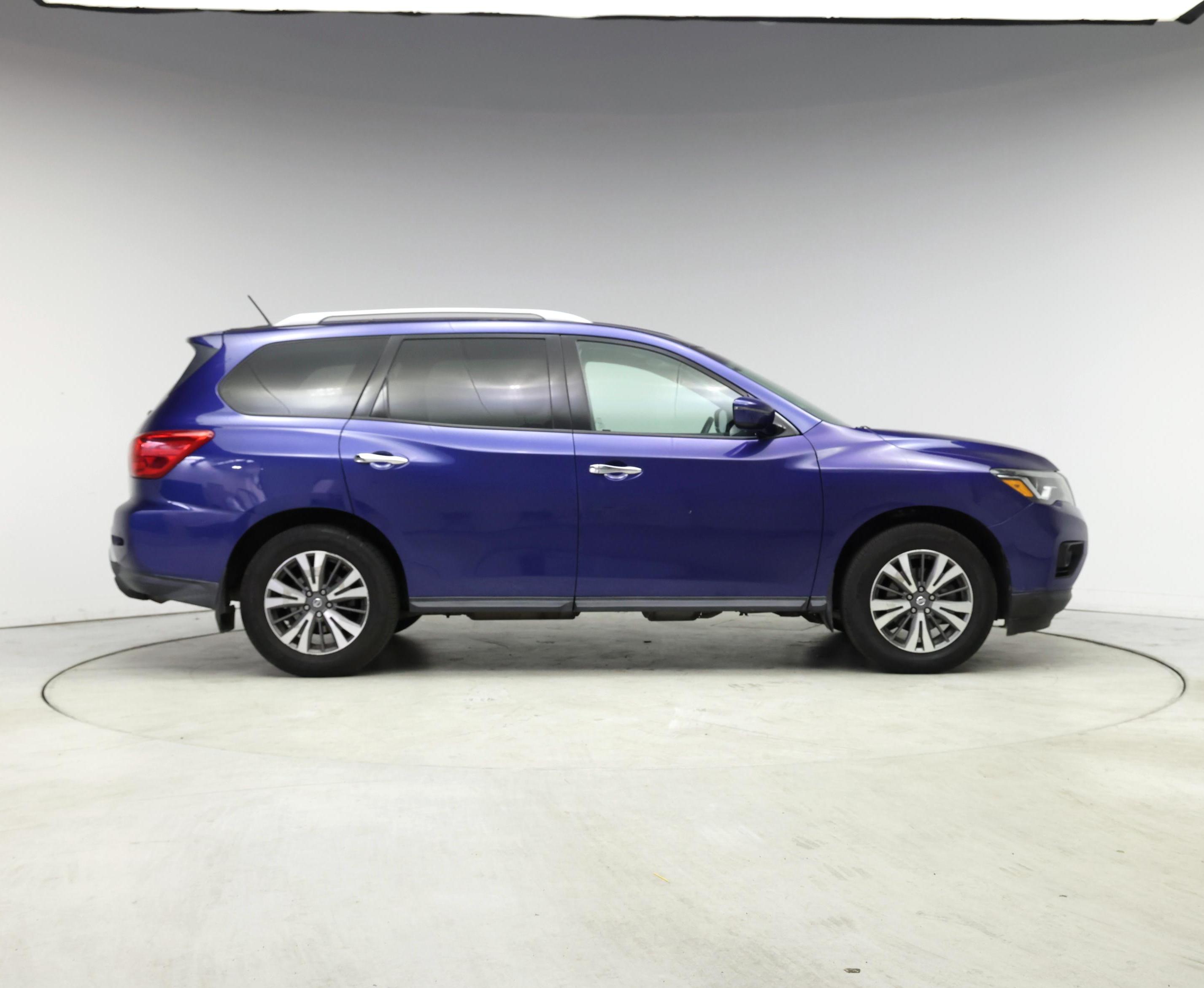 Thumbnail: 2017 Nissan Pathfinder - 7