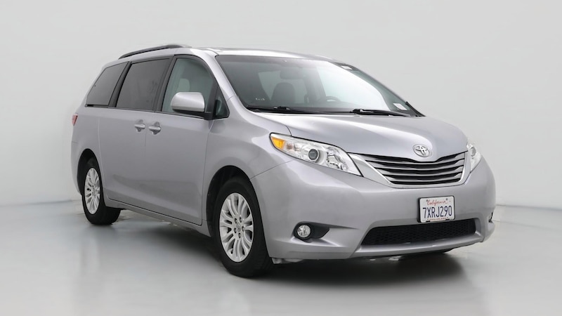 2017 Toyota Sienna XLE Hero Image