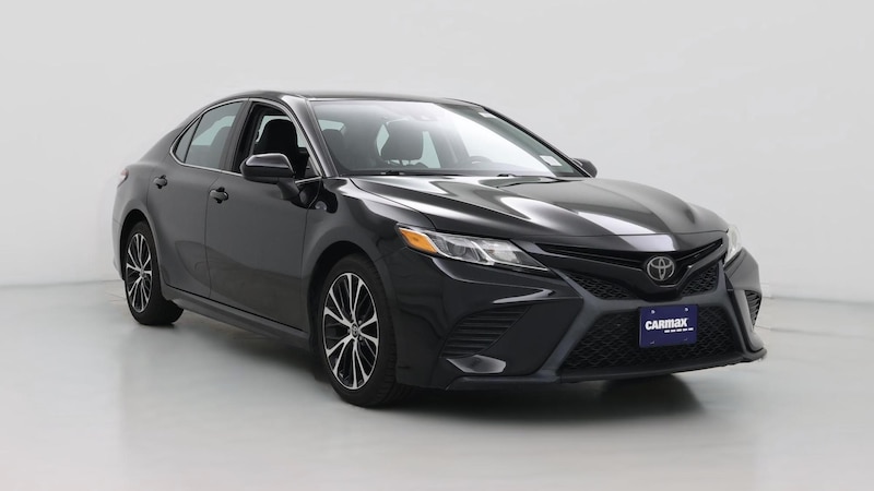 2020 Toyota Camry SE Hero Image