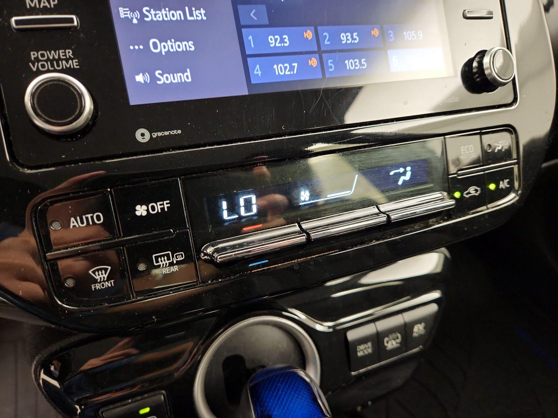 Thumbnail: 2020 Toyota Prius Prime - 16