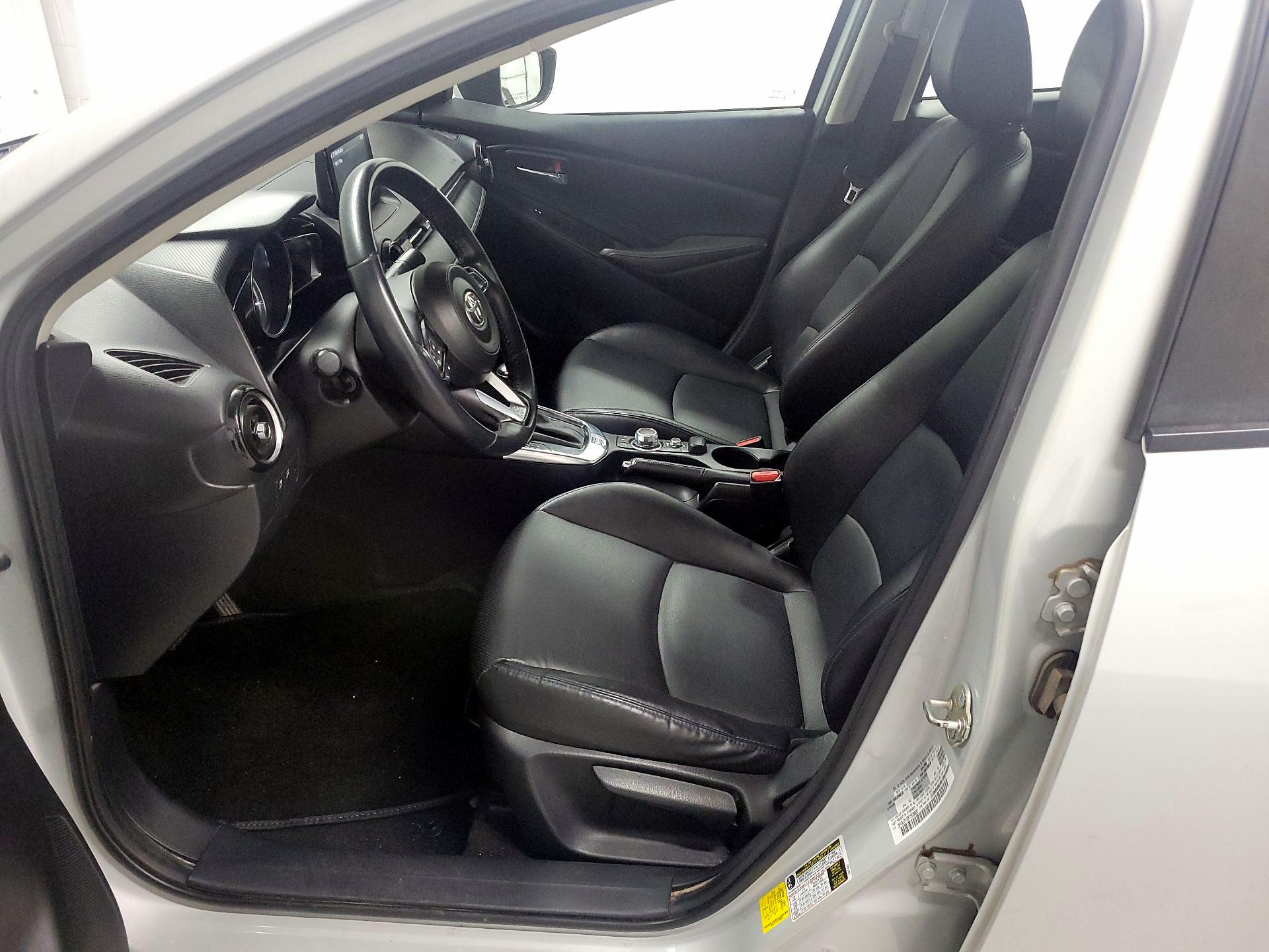 Thumbnail: 2019 Toyota Yaris - 11