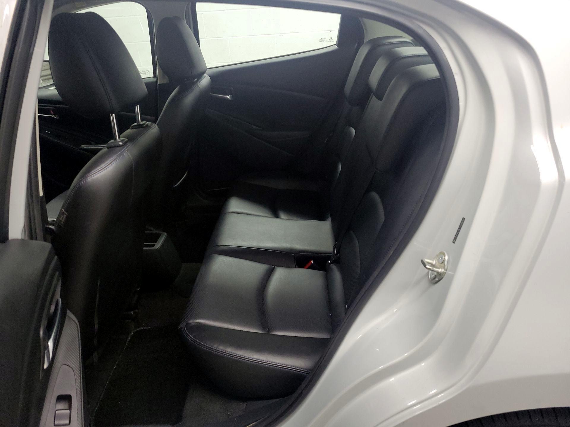Thumbnail: 2019 Toyota Yaris - 19