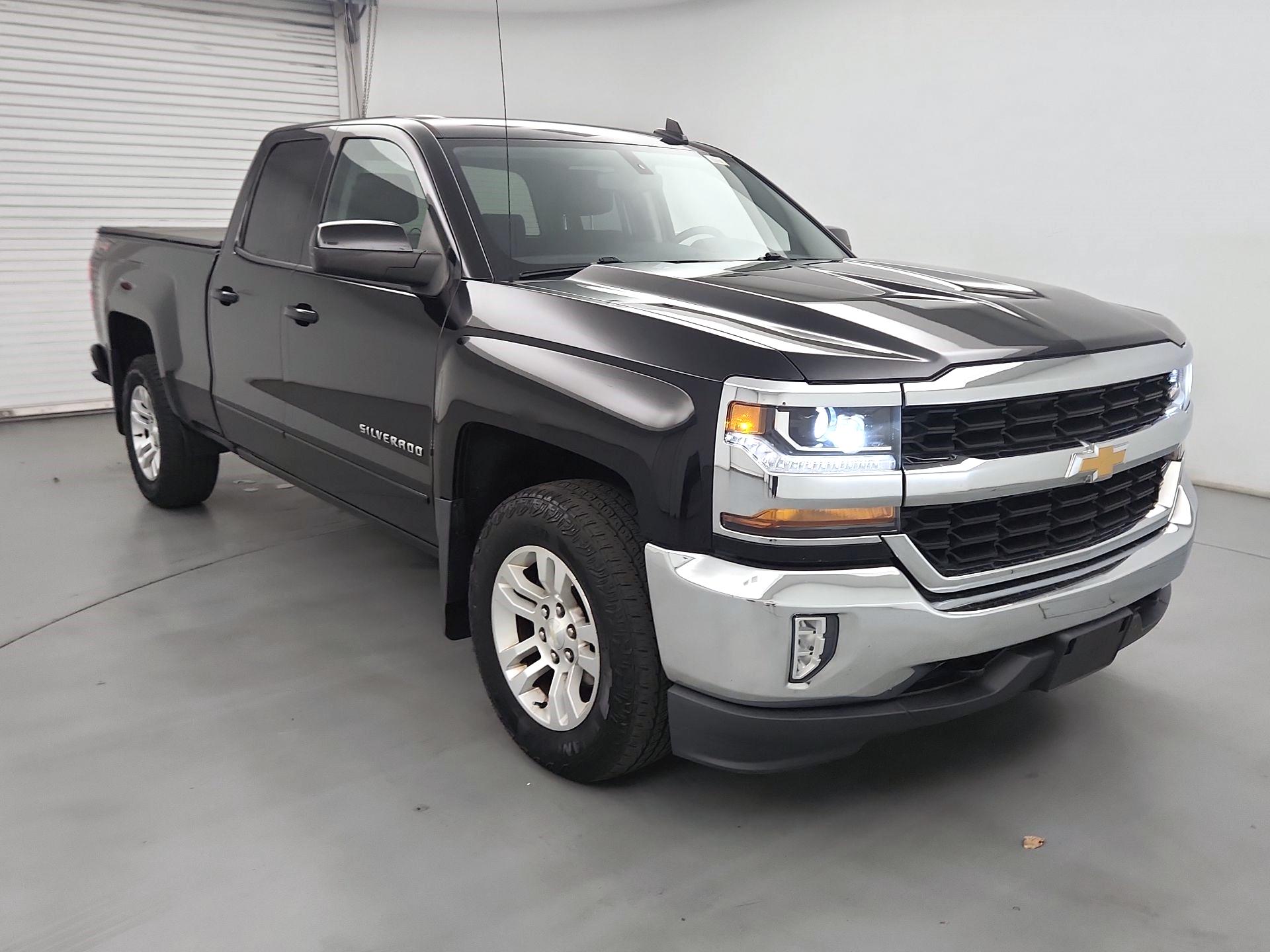 Thumbnail: 2017 Chevrolet Silverado 1500 - 1