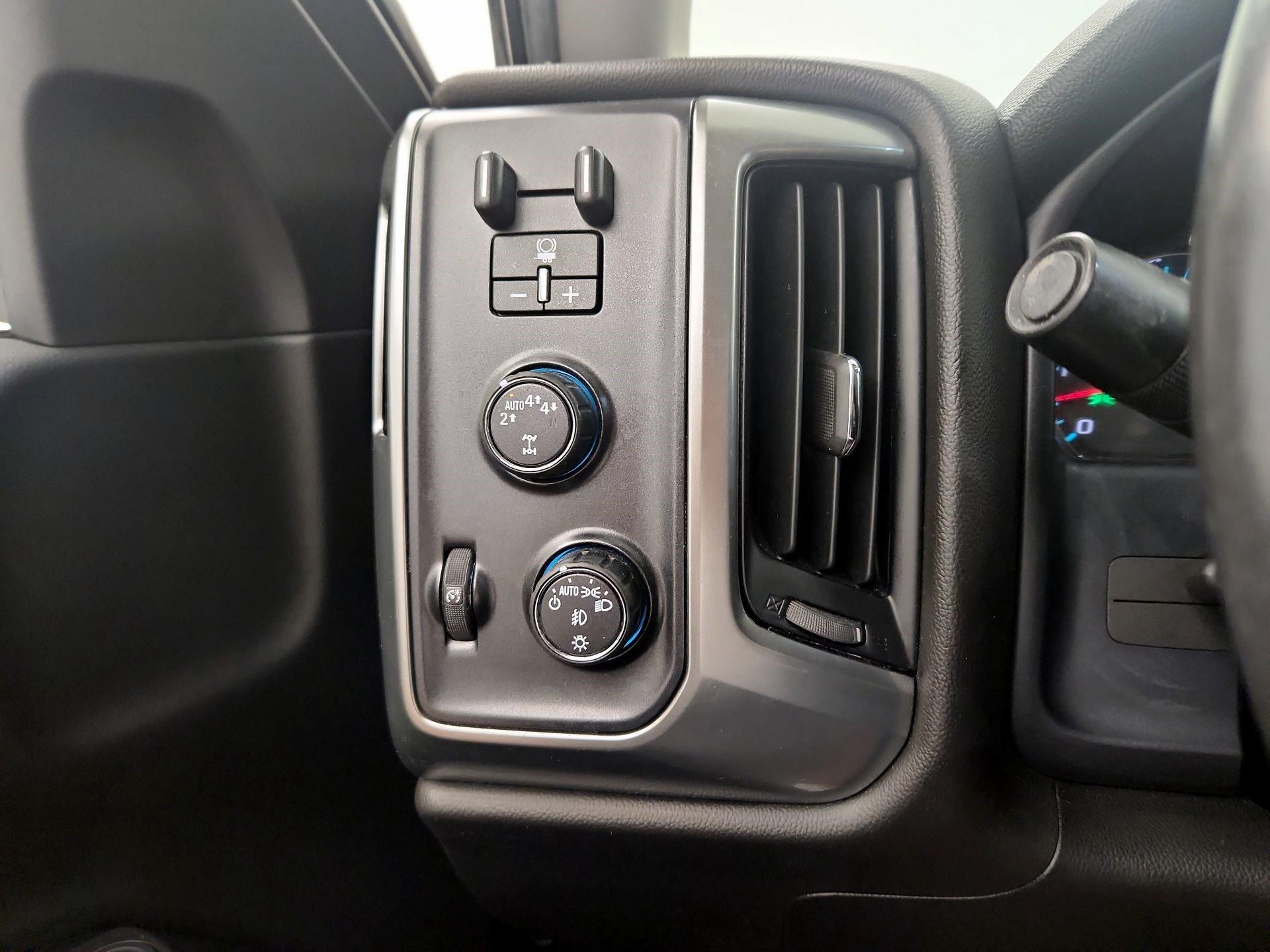 Thumbnail: 2017 Chevrolet Silverado 1500 - 11