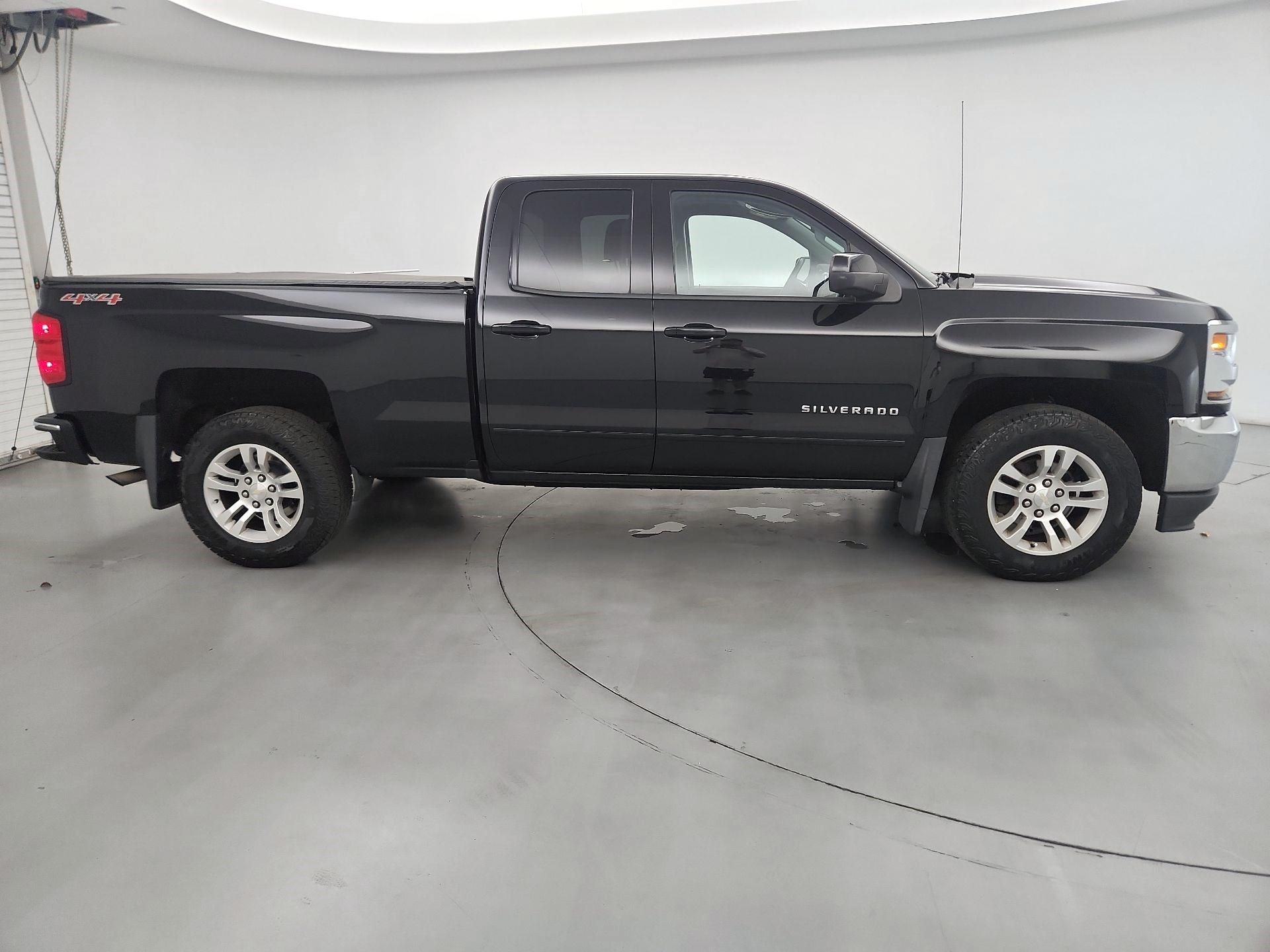 Thumbnail: 2017 Chevrolet Silverado 1500 - 4