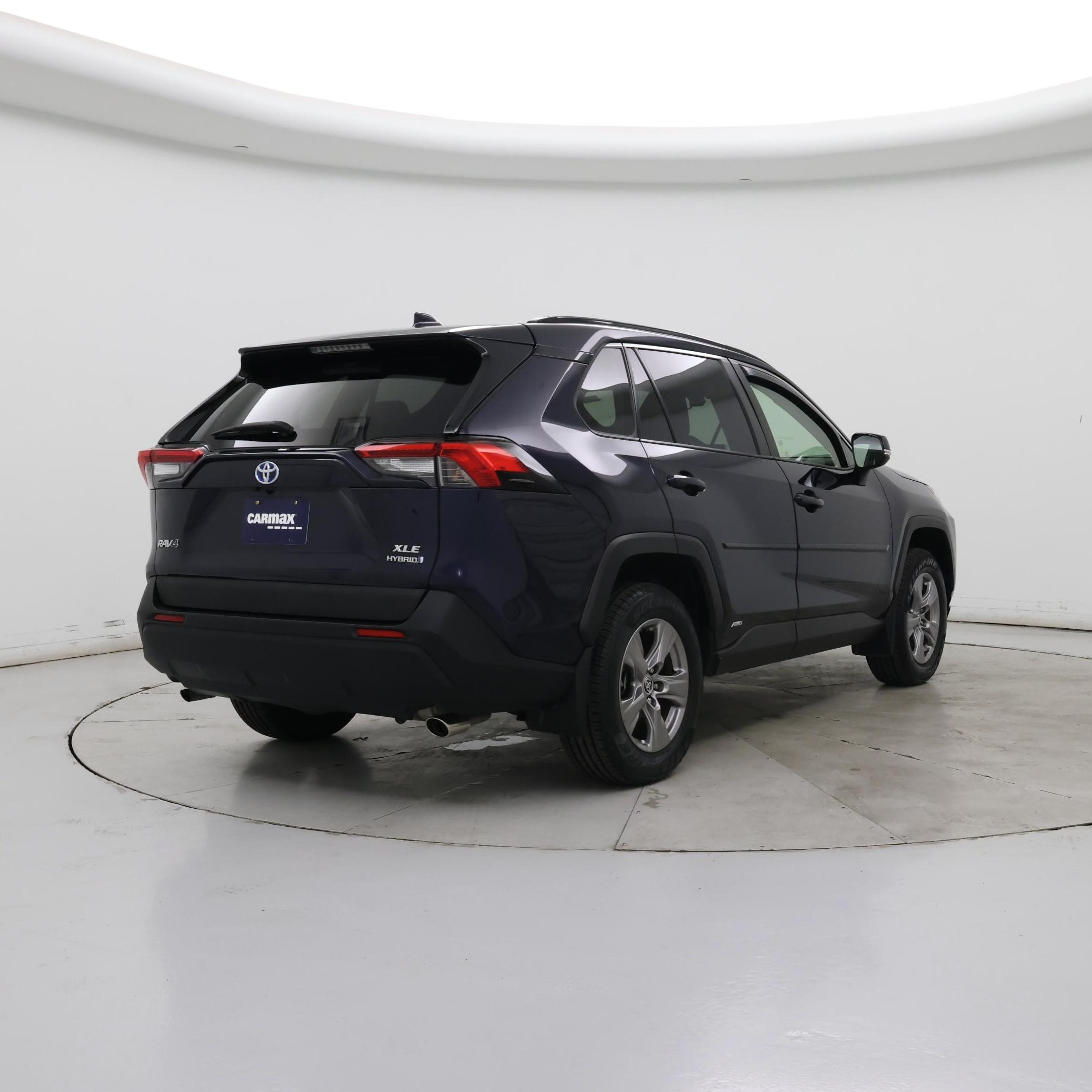 Thumbnail: 2022 Toyota RAV4 - 8