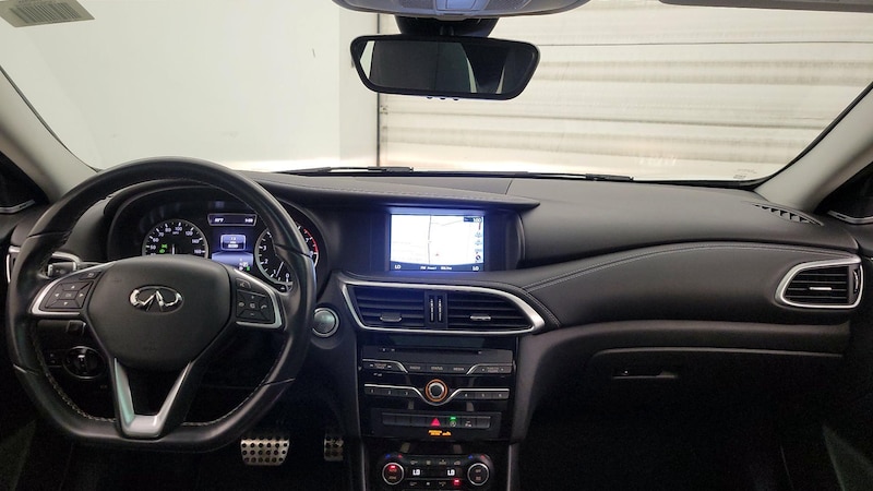 2018 INFINITI QX30 Sport 9