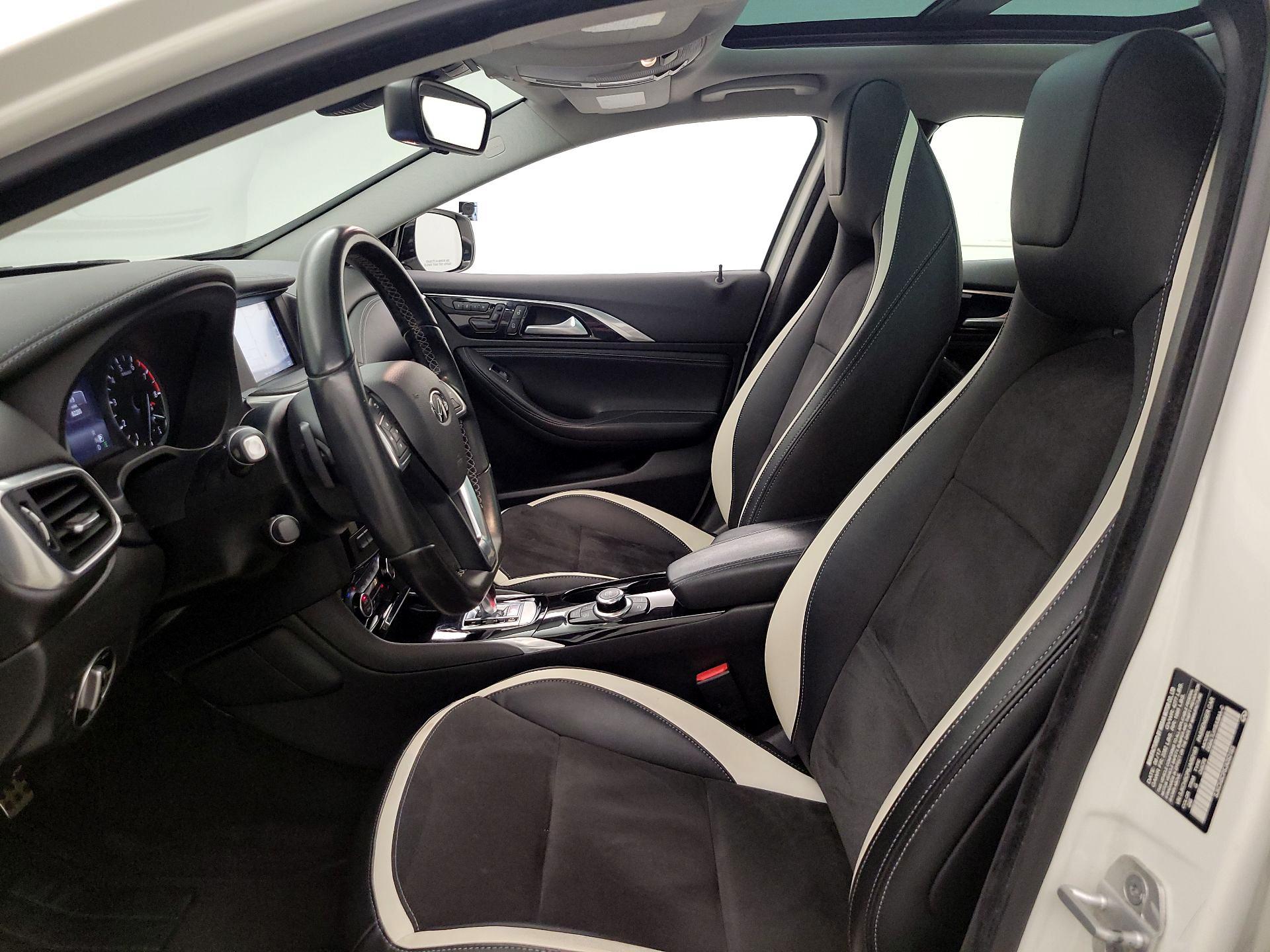 Thumbnail: 2018 INFINITI QX30 - 11