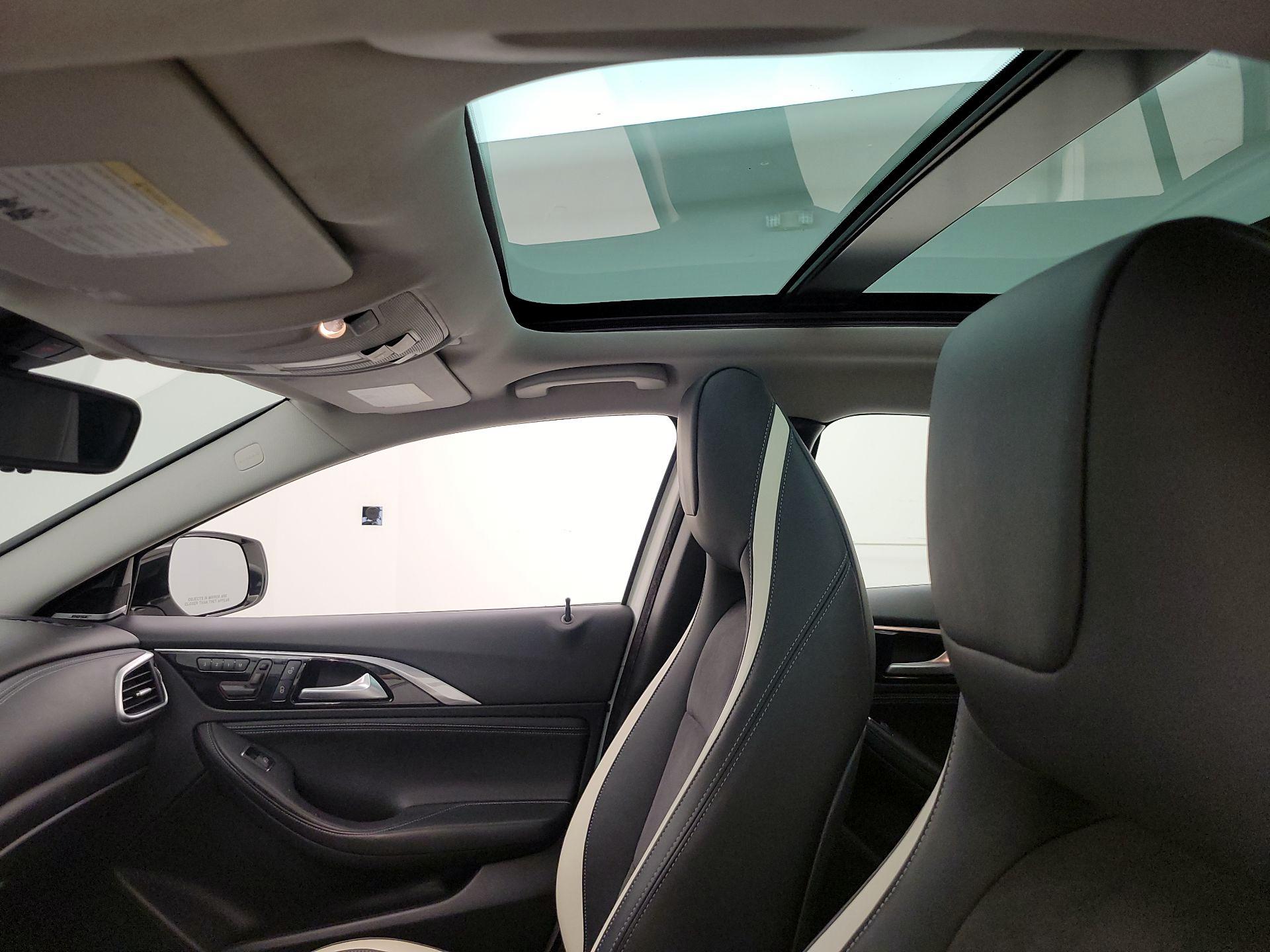 Thumbnail: 2018 INFINITI QX30 - 20