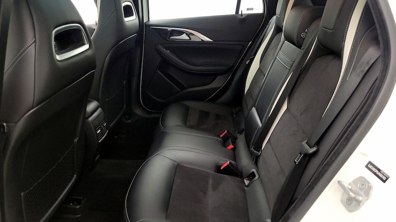 2018 INFINITI QX30 Sport 21