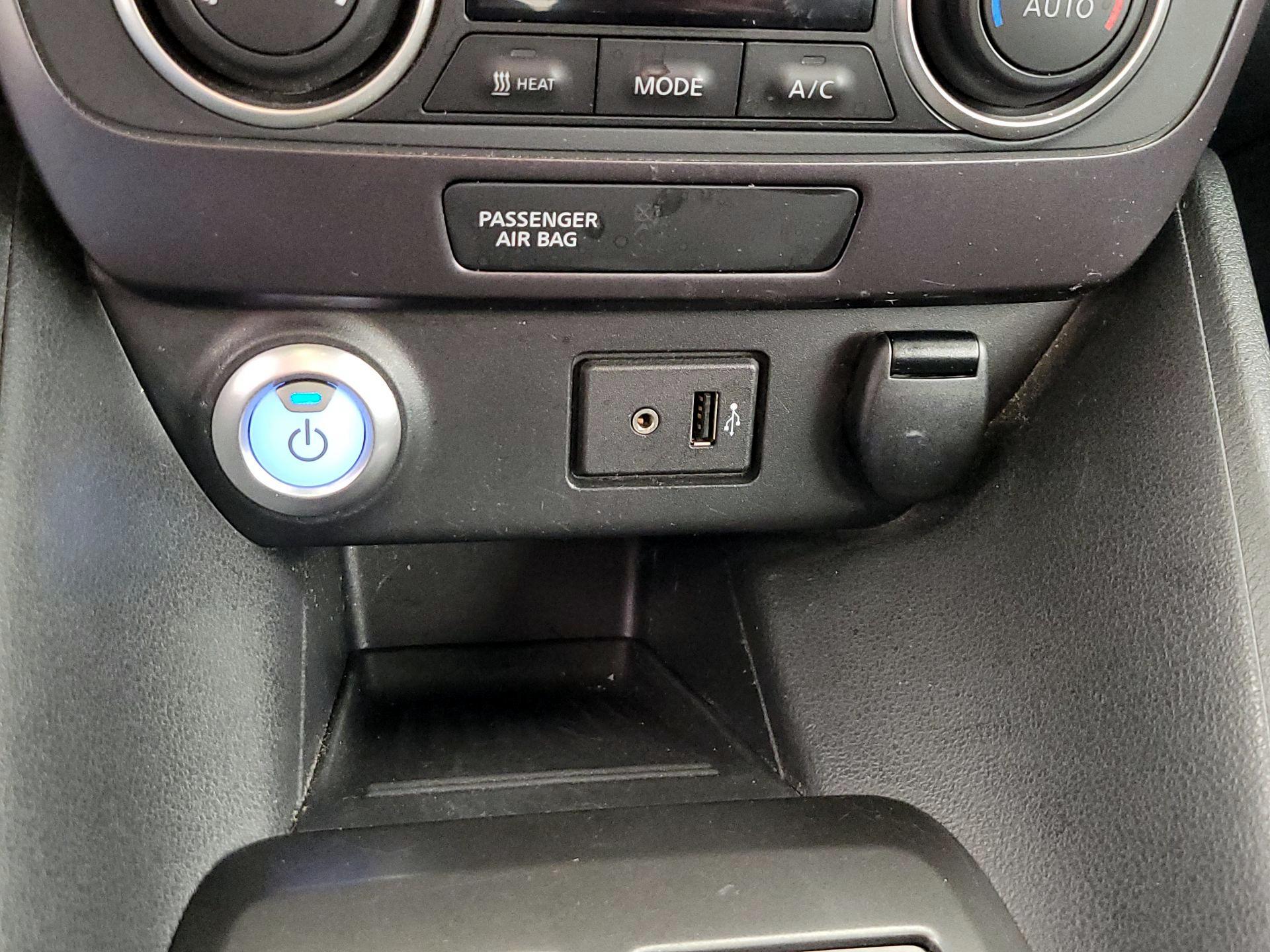 Thumbnail: 2018 Nissan Leaf - 18