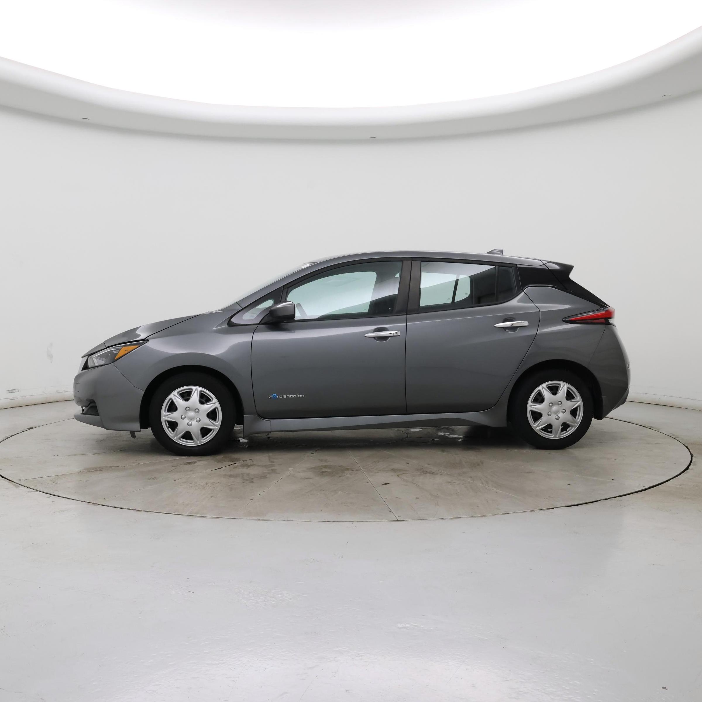 Thumbnail: 2018 Nissan Leaf - 3