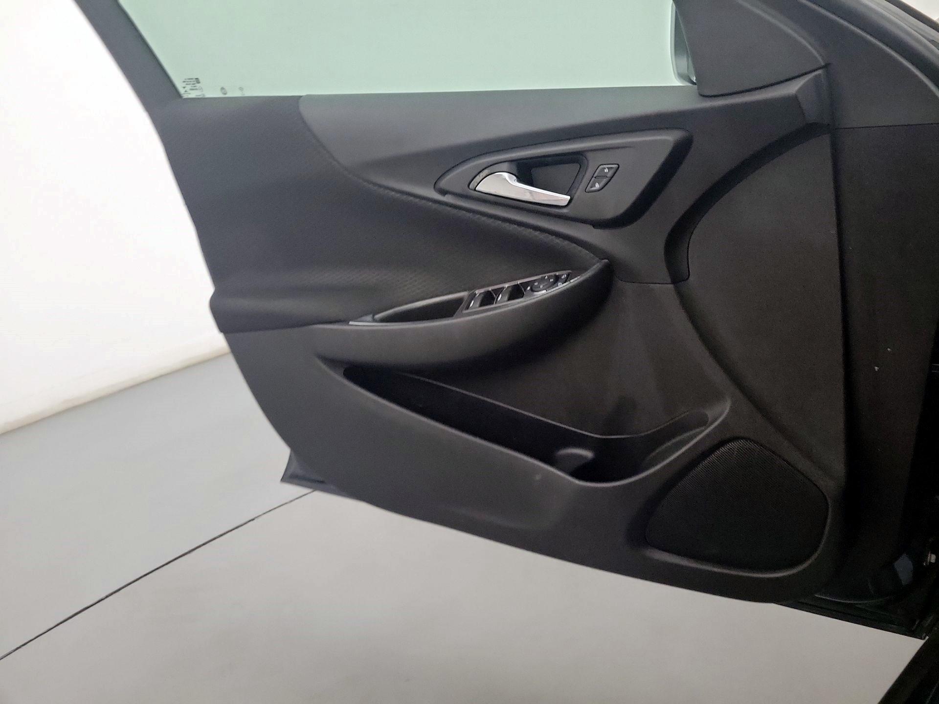 Thumbnail: 2021 Chevrolet Malibu - 12