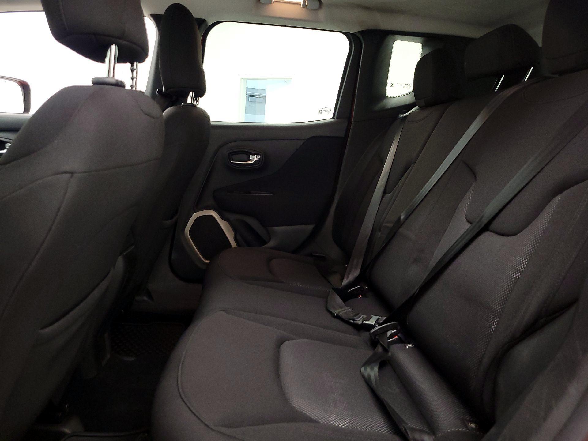 Thumbnail: 2016 Jeep Renegade - 19