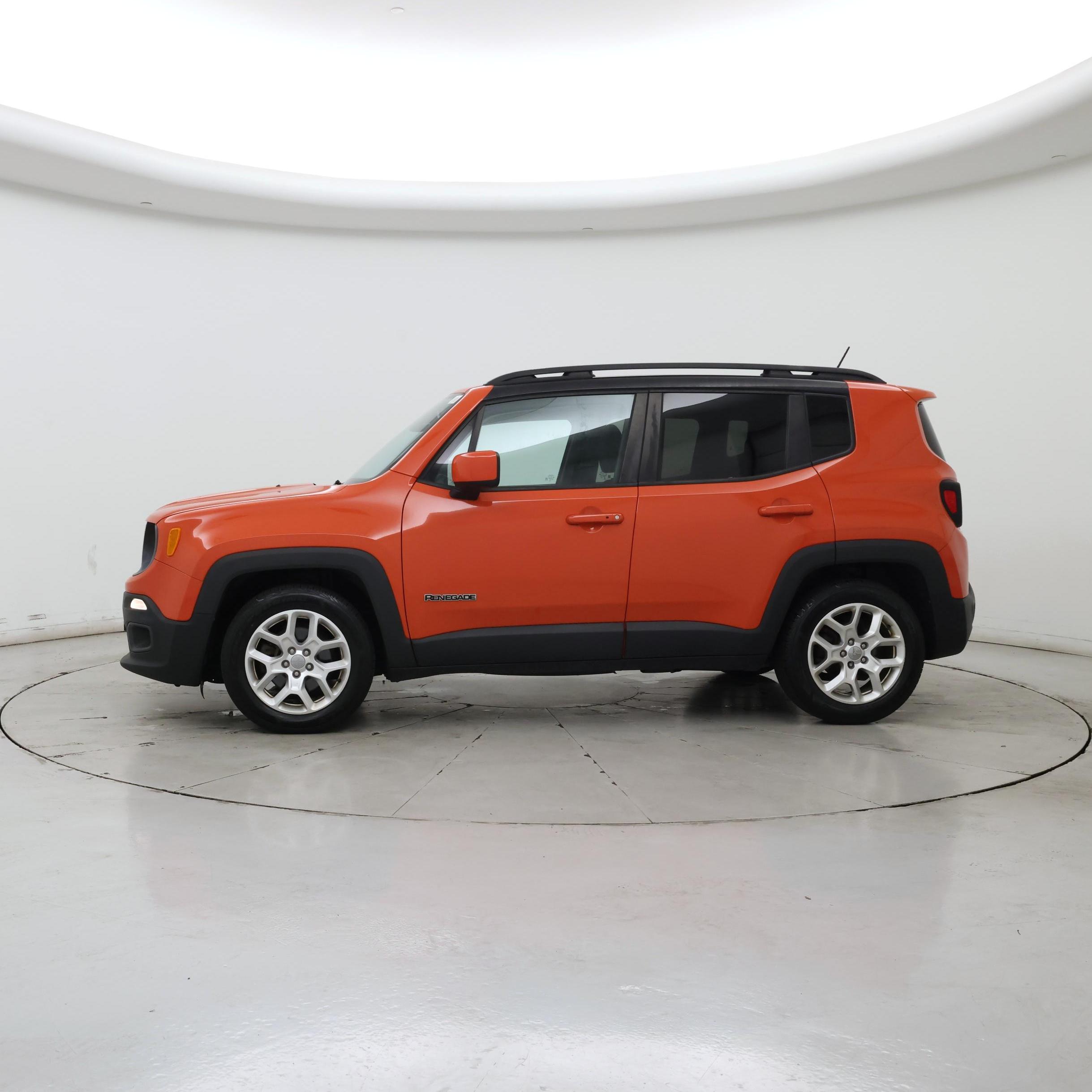 Thumbnail: 2016 Jeep Renegade - 3