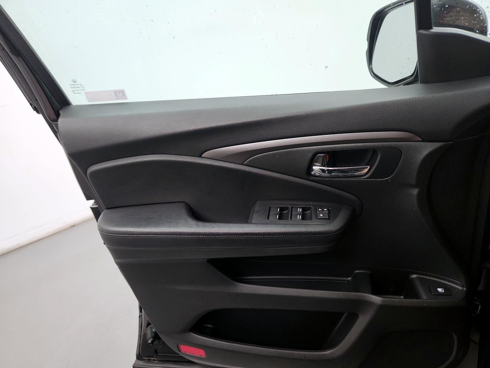 Thumbnail: 2019 Honda Passport - 10