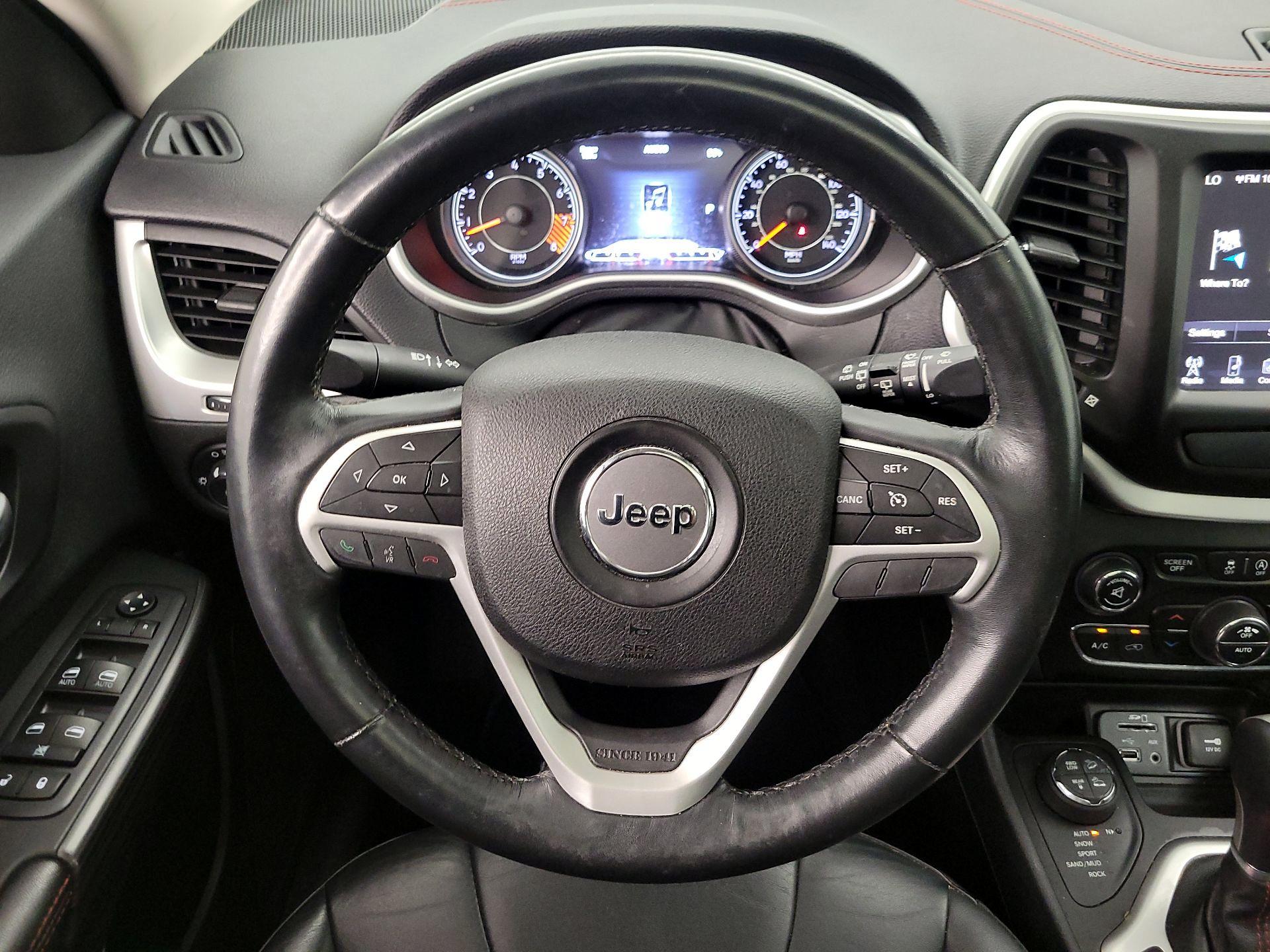 Thumbnail: 2015 Jeep Cherokee - 10