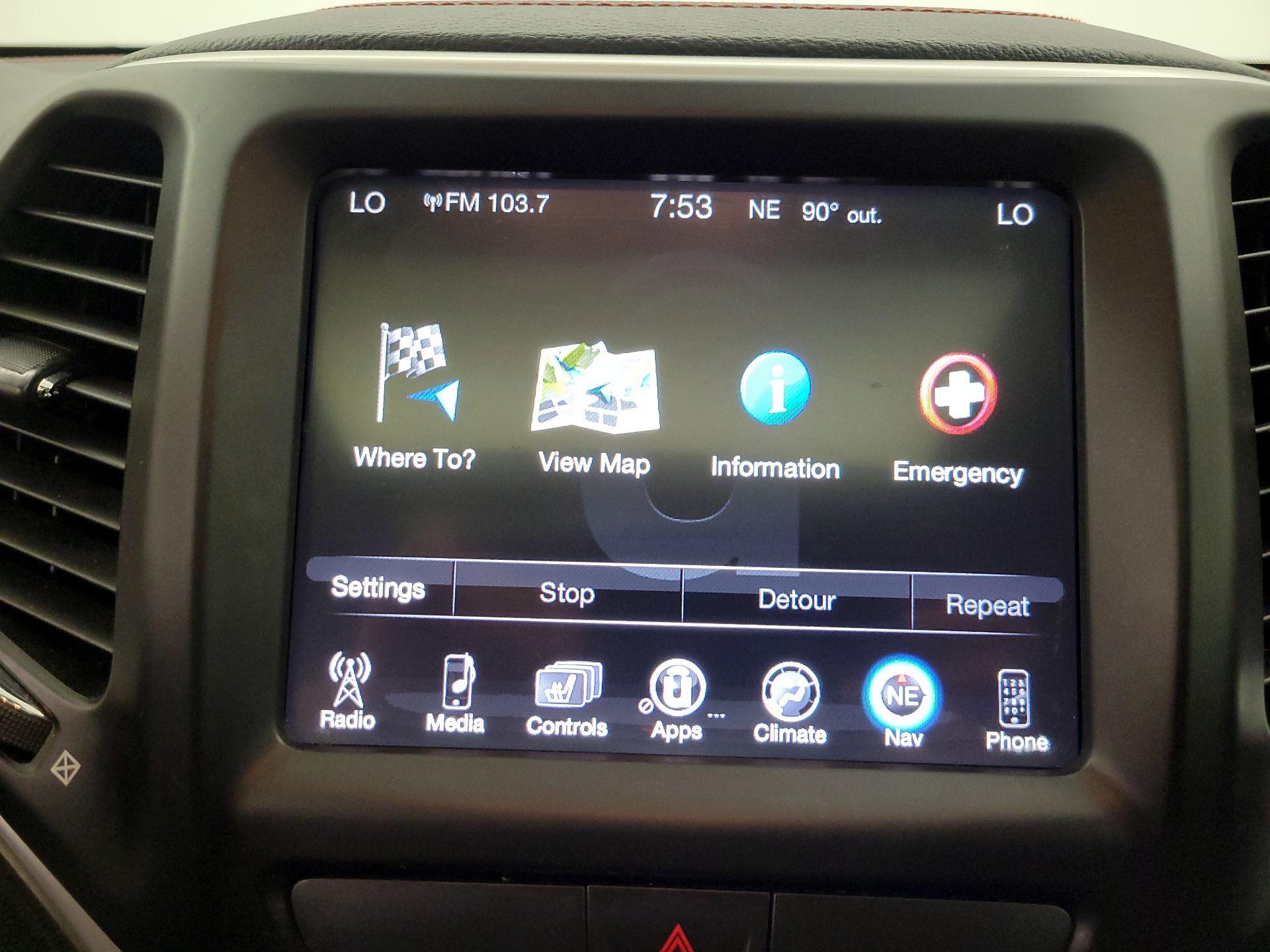 Thumbnail: 2015 Jeep Cherokee - 14