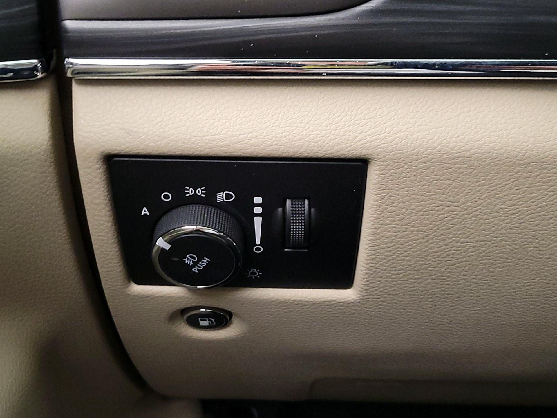 Thumbnail: 2020 Jeep Grand Cherokee - 13