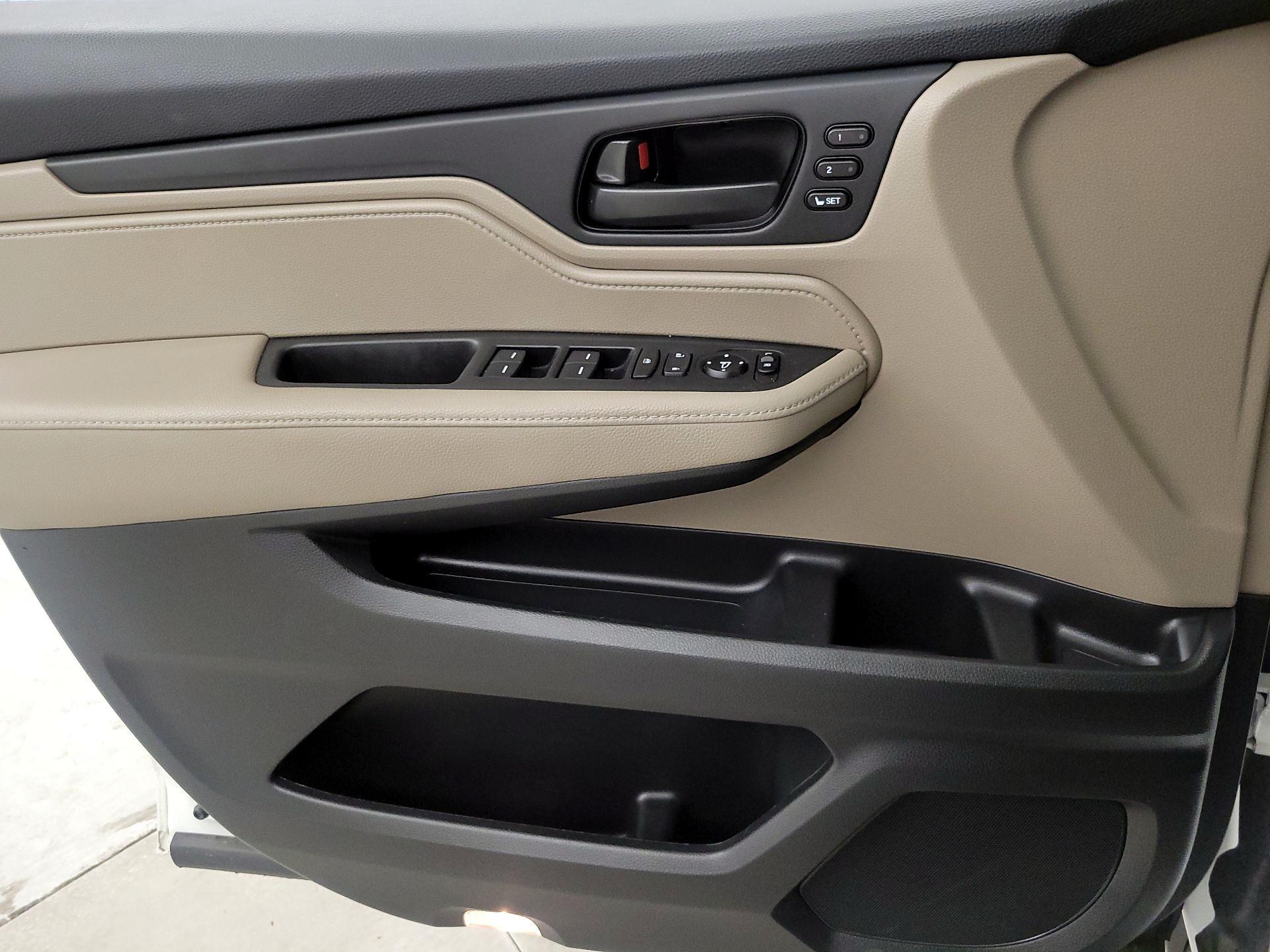 Thumbnail: 2020 Honda Odyssey - 12