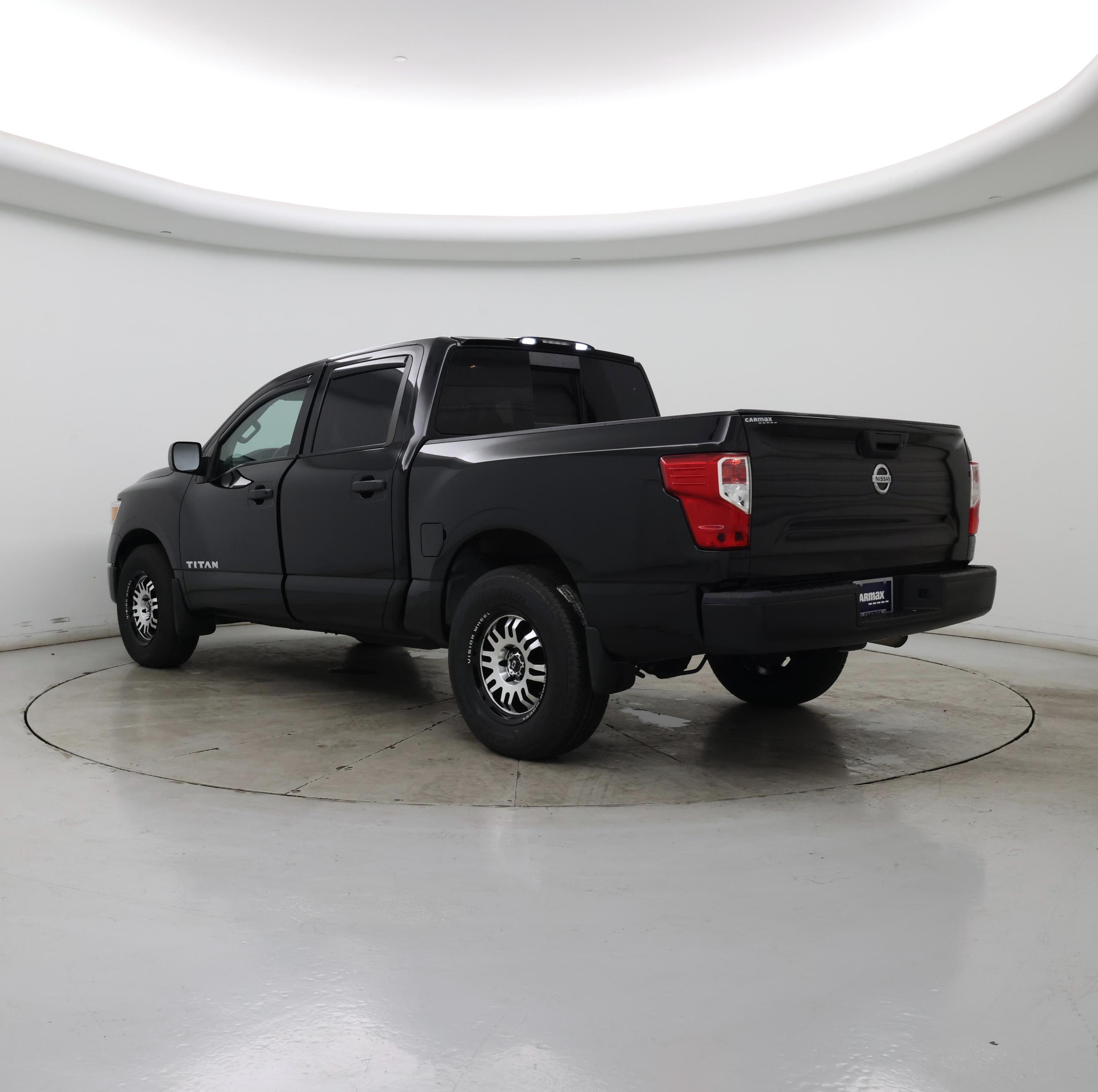 Thumbnail: 2017 Nissan Titan - 2