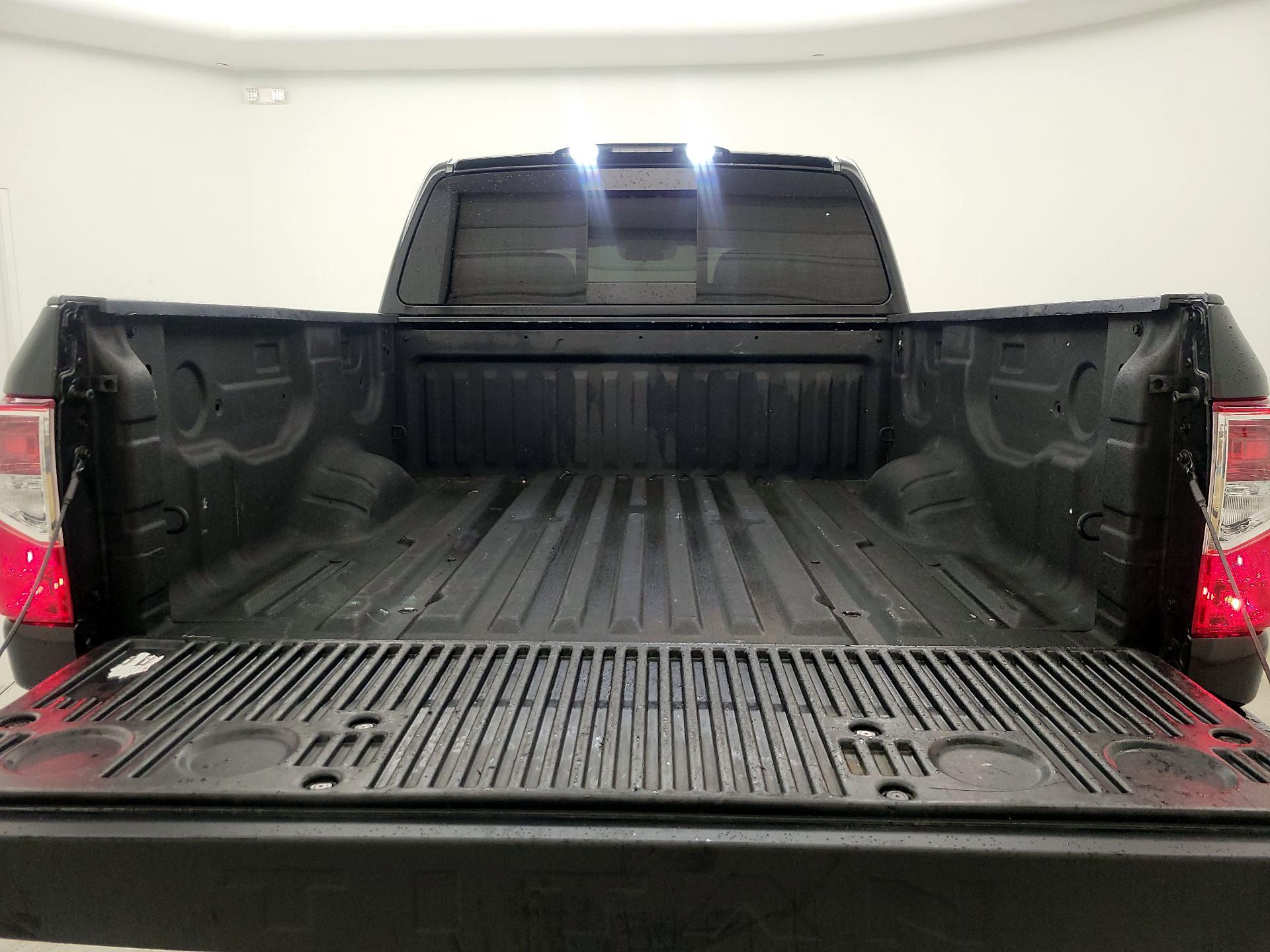 Thumbnail: 2017 Nissan Titan - 19