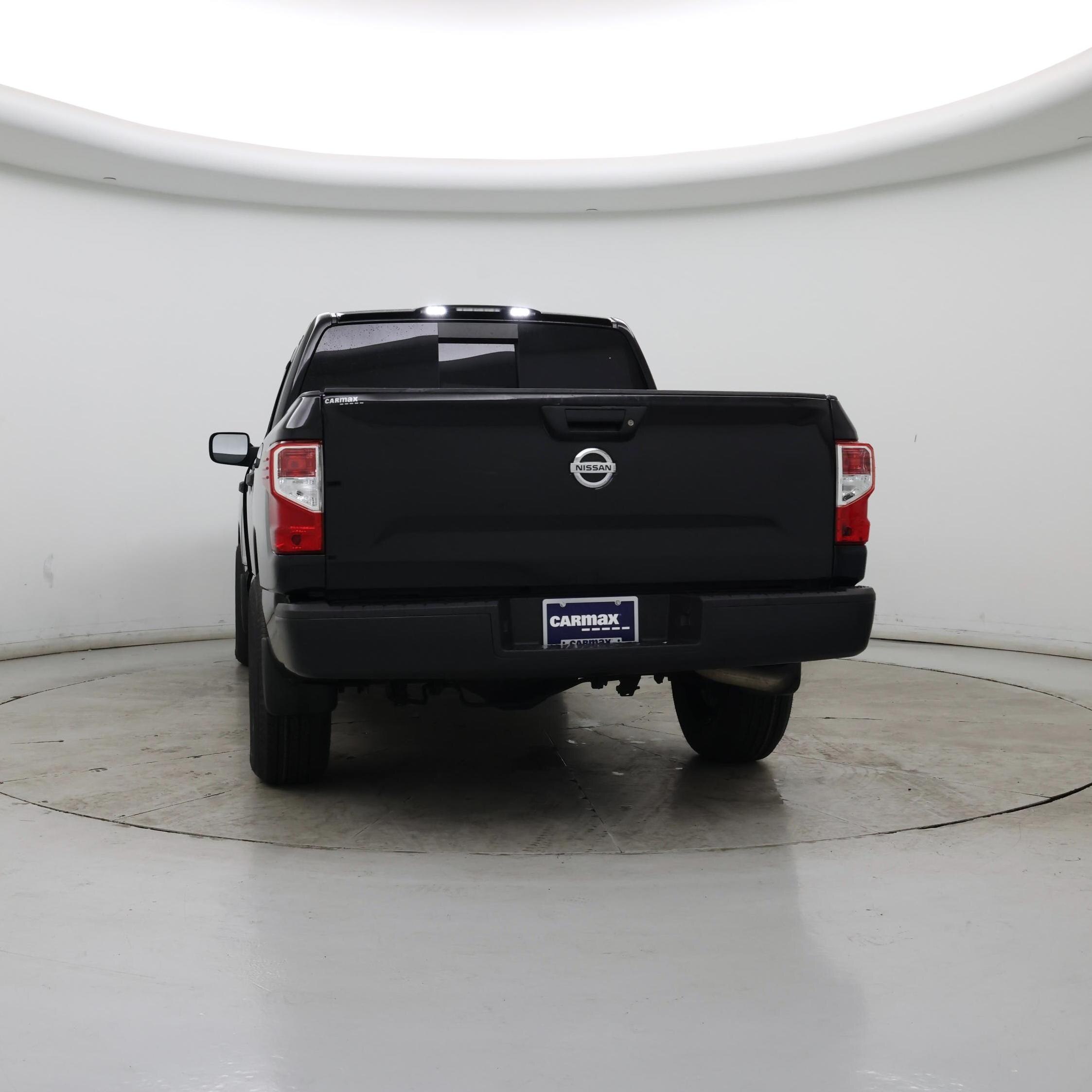 Thumbnail: 2017 Nissan Titan - 6