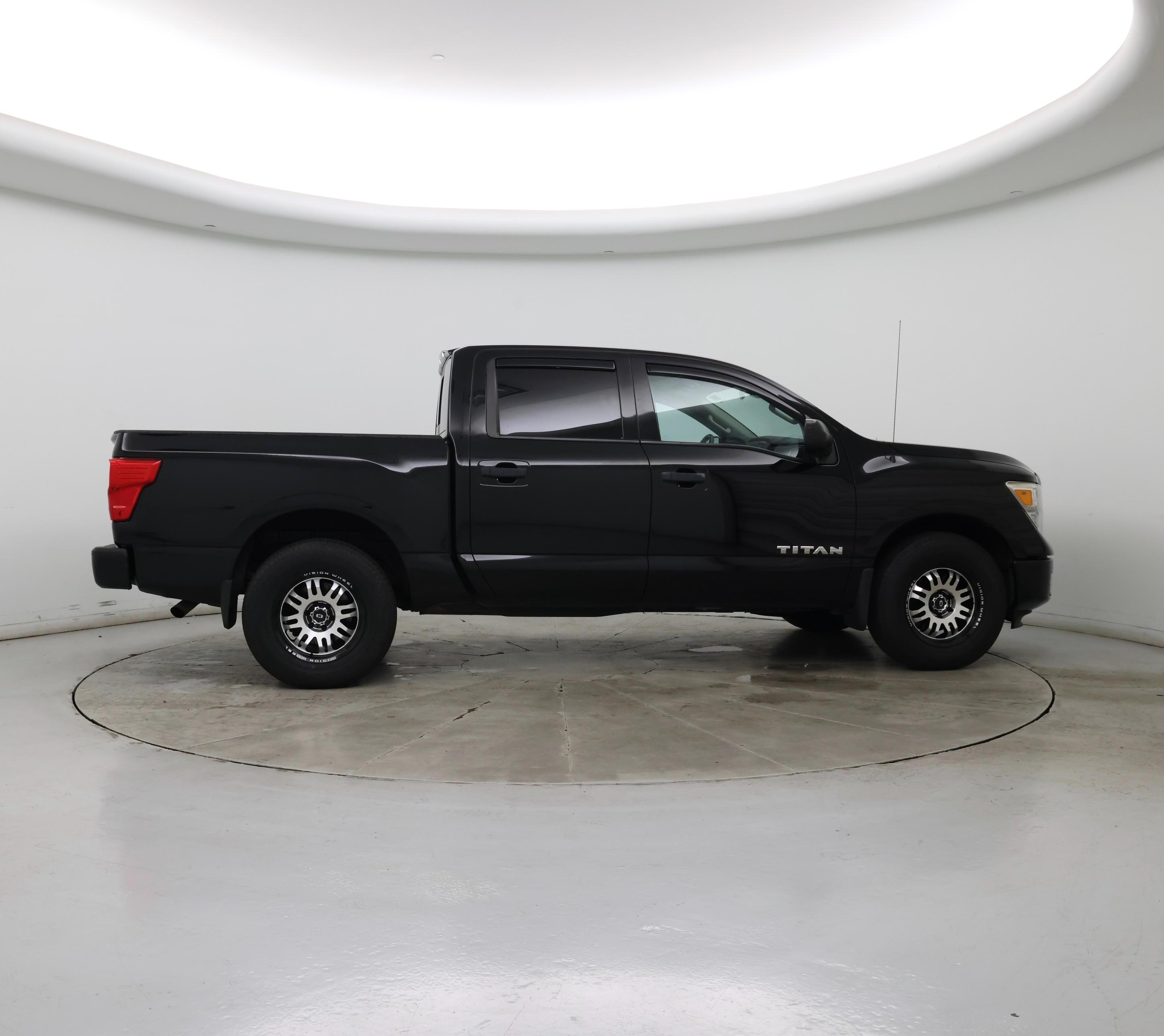Thumbnail: 2017 Nissan Titan - 7