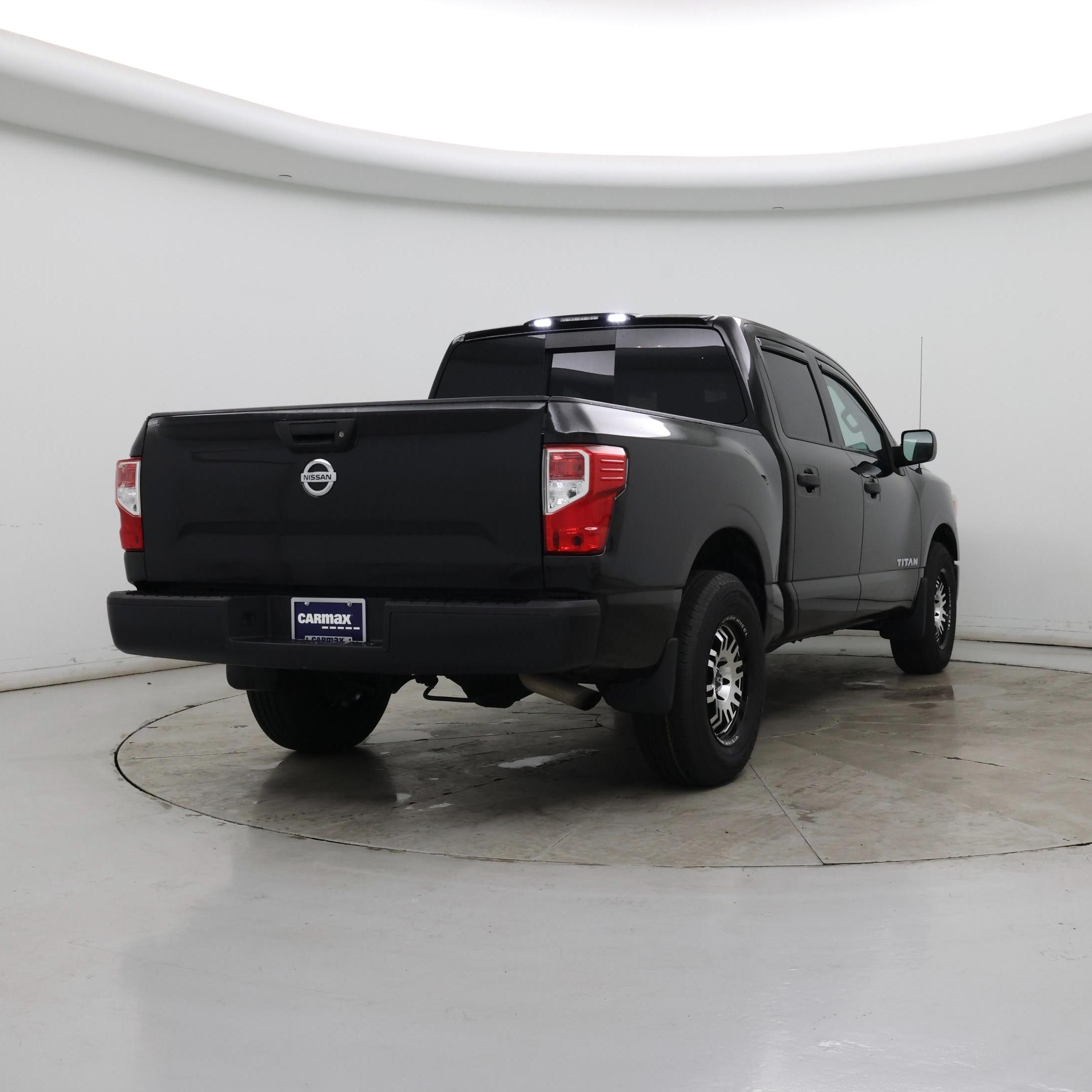 Thumbnail: 2017 Nissan Titan - 8